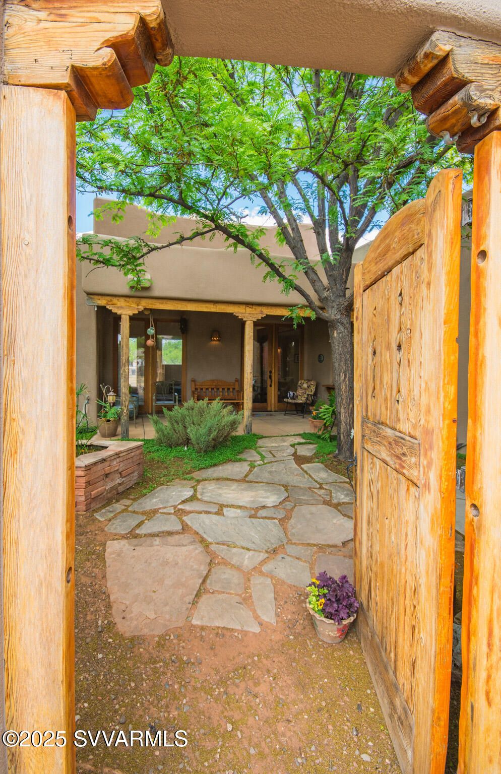 10425 E WILLOW Drive