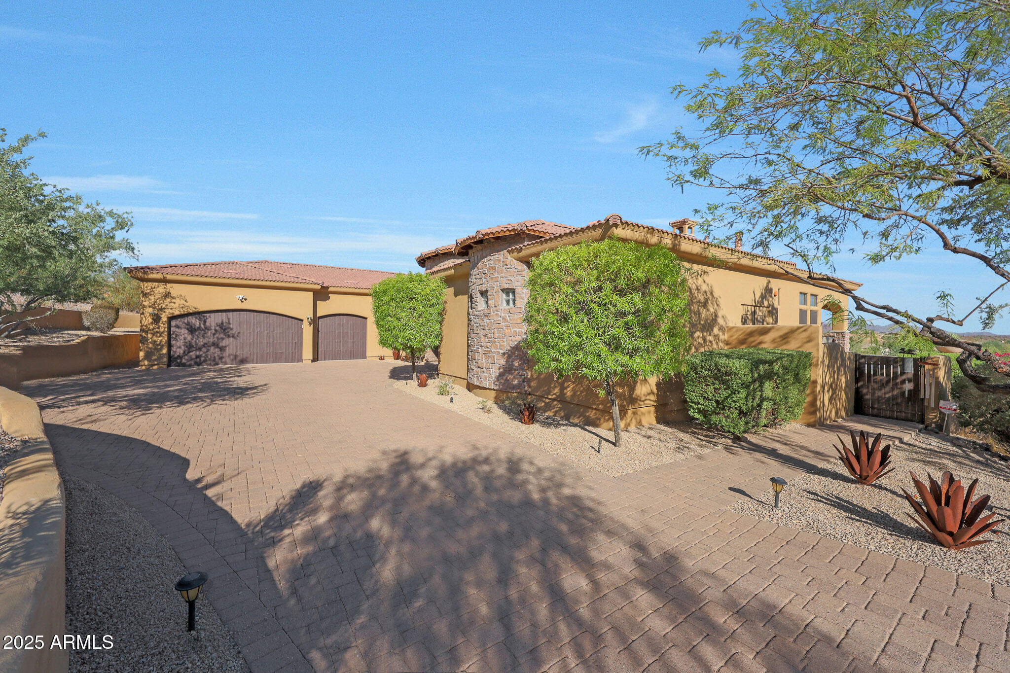 9631 N JAGGED Circle