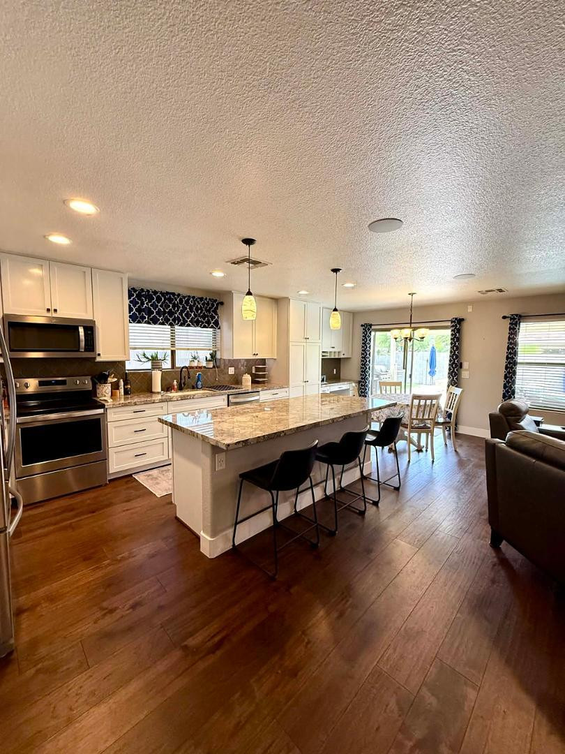 6732 S Vernon Drive