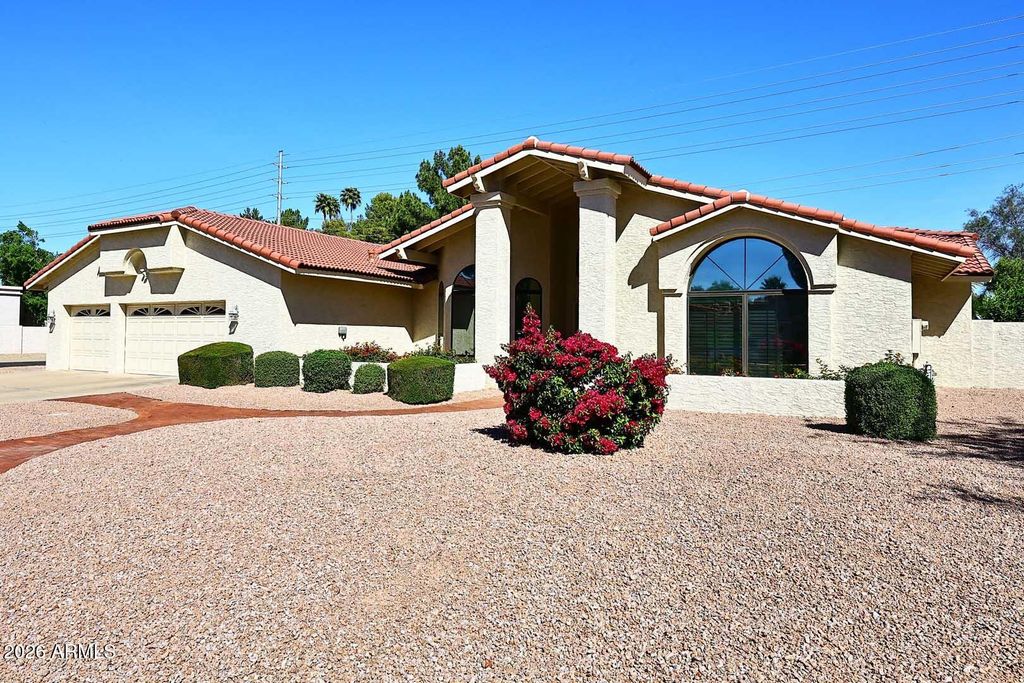 Photo of 5402 E Shaw Butte Drive N, Scottsdale, AZ 85254 (MLS # 7002271)
