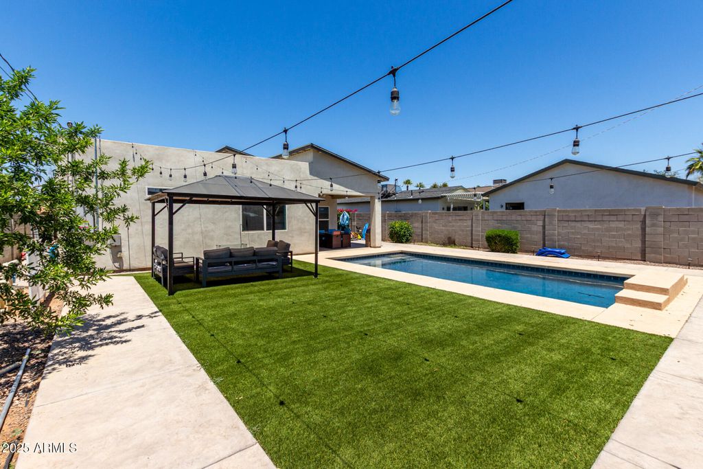 Photo of 1005 E Weldon Avenue, Phoenix, AZ 85014 (MLS # 6935352)