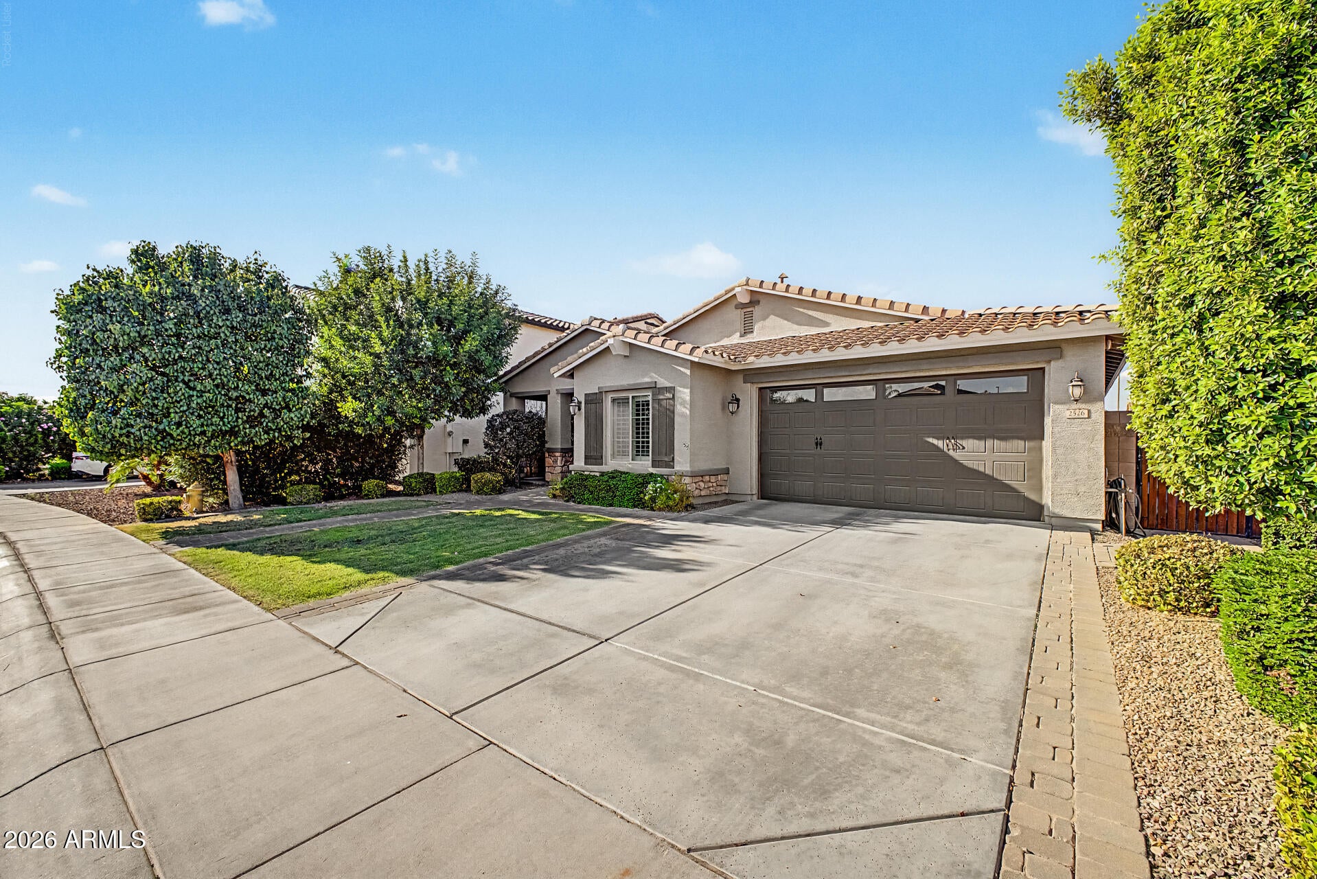 2526 E TONTO Drive