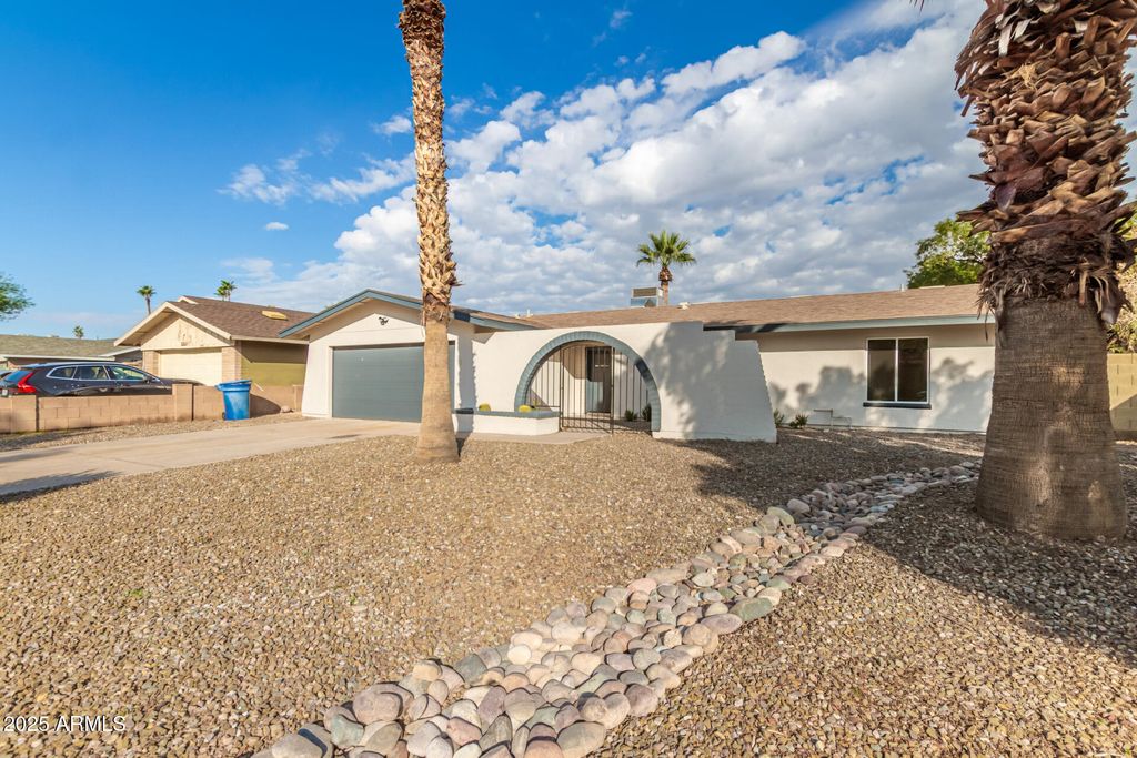 Photo of 1732 E Minton Drive, Tempe, AZ 85282 (MLS # 6955184)