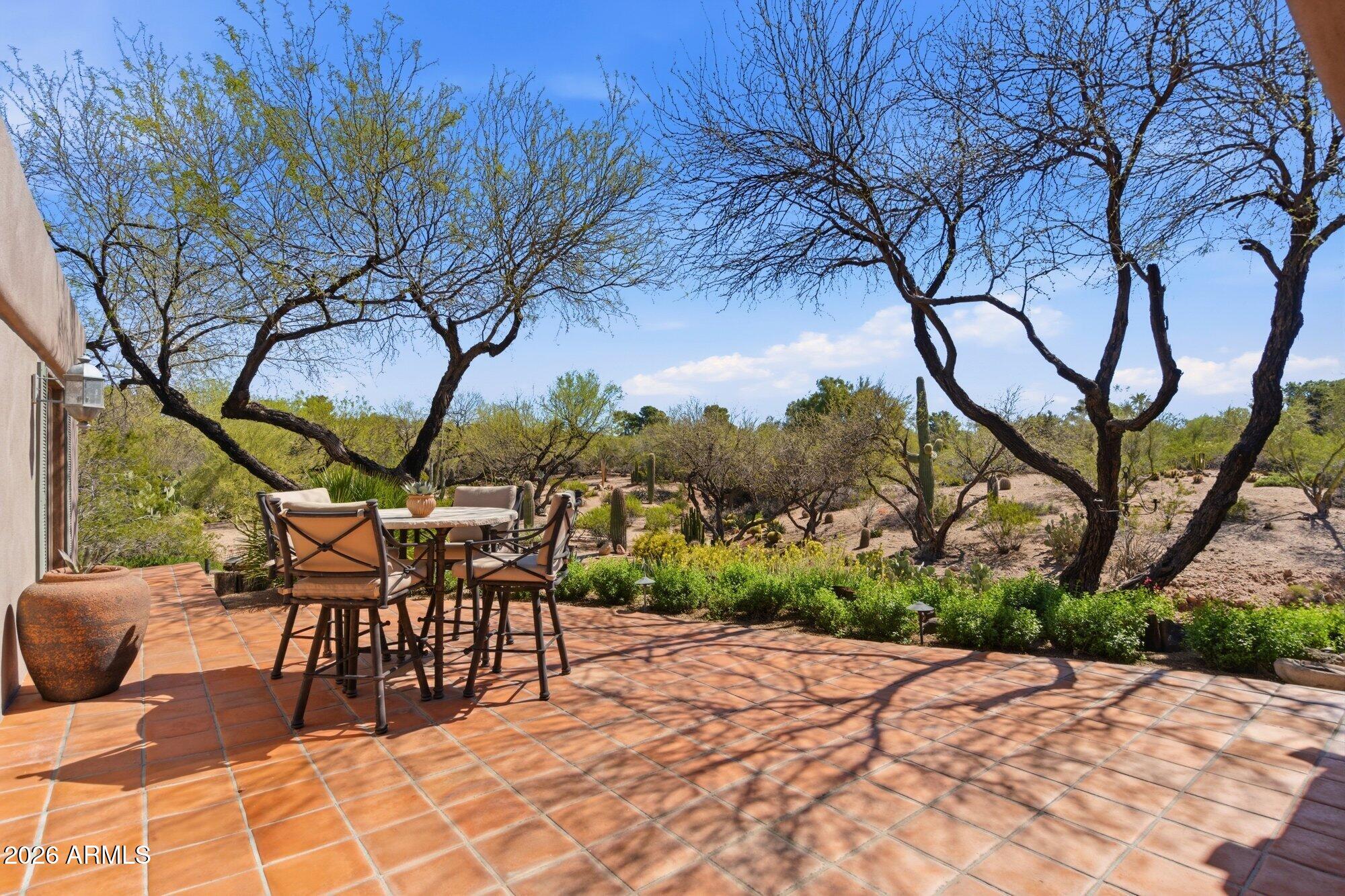 1042 N BOULDER Drive