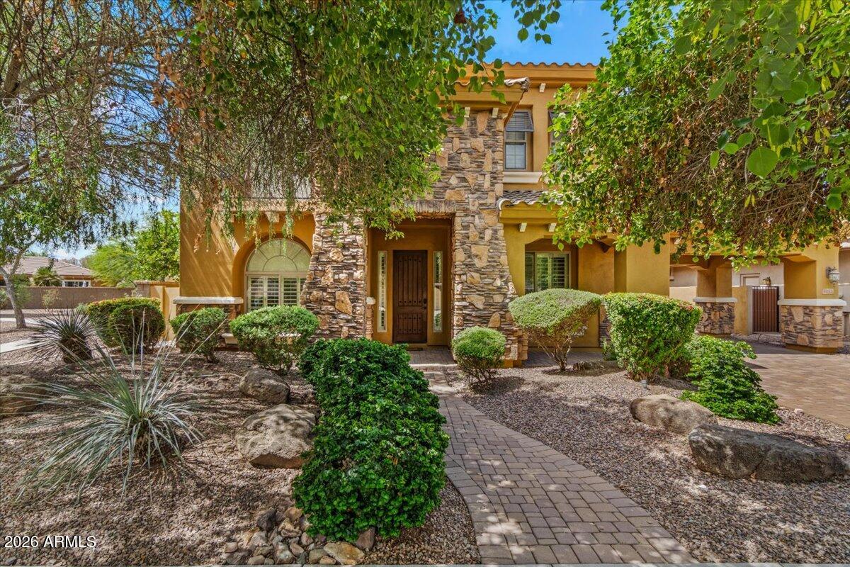 4053 E THUNDERHEART Court