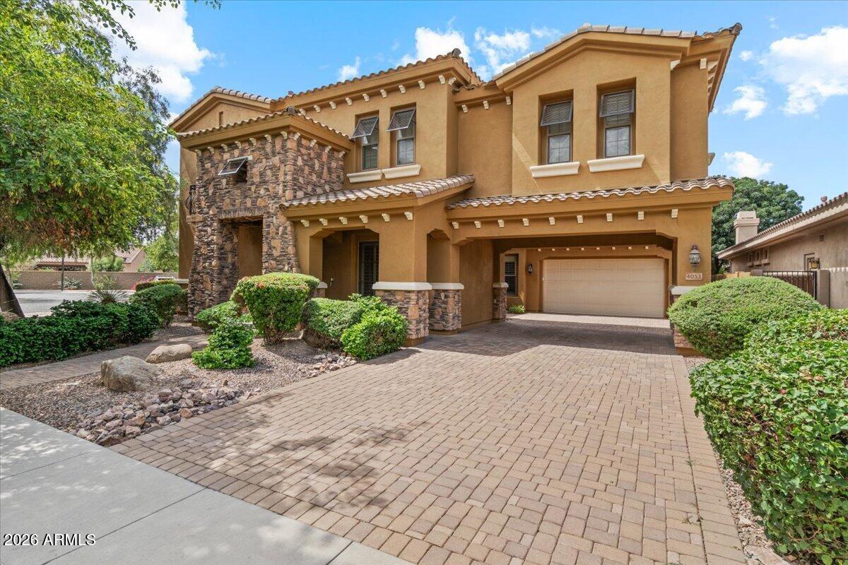 4053 E THUNDERHEART Court