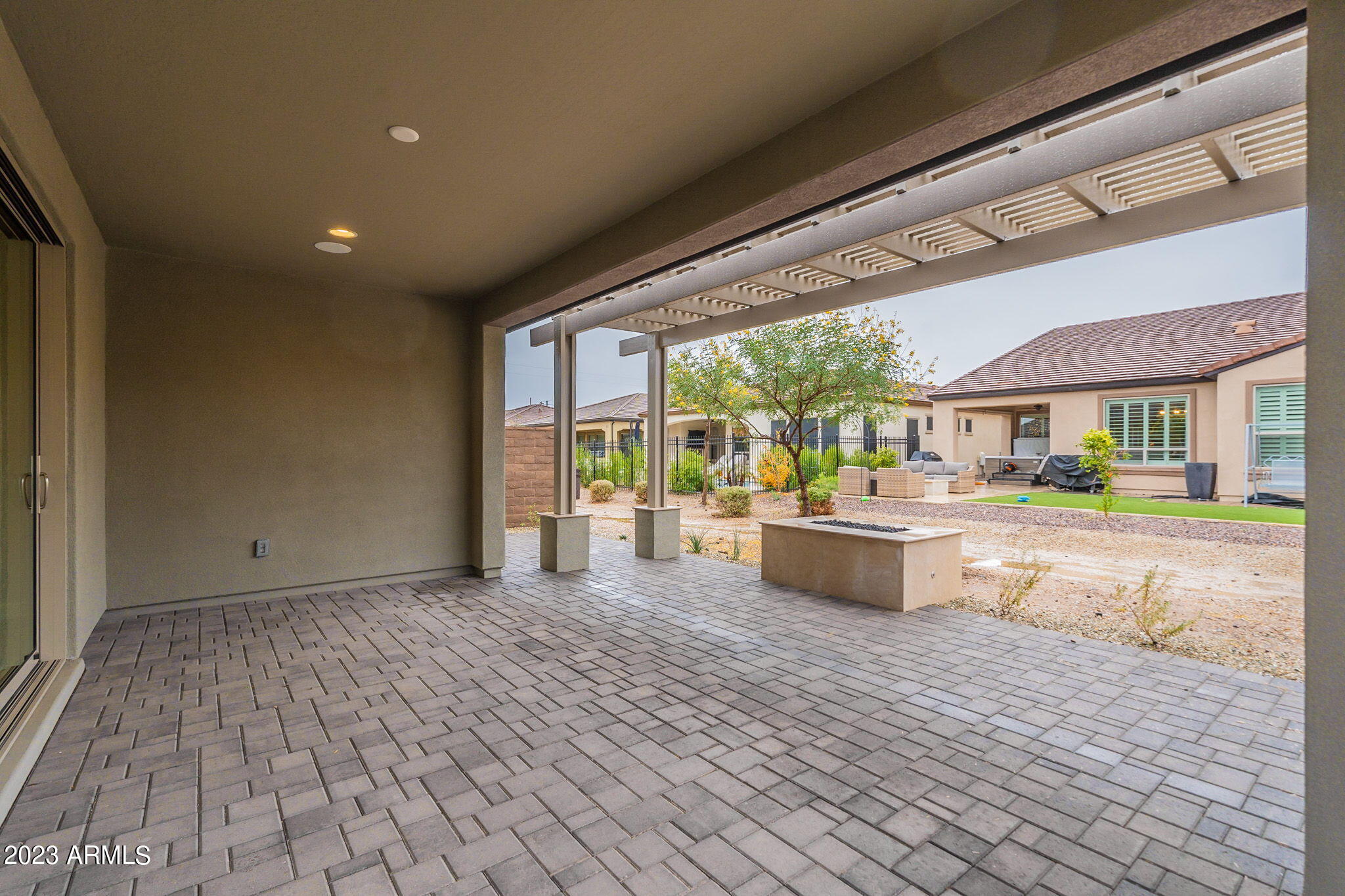 286 E CITRUS HOLLOW Way