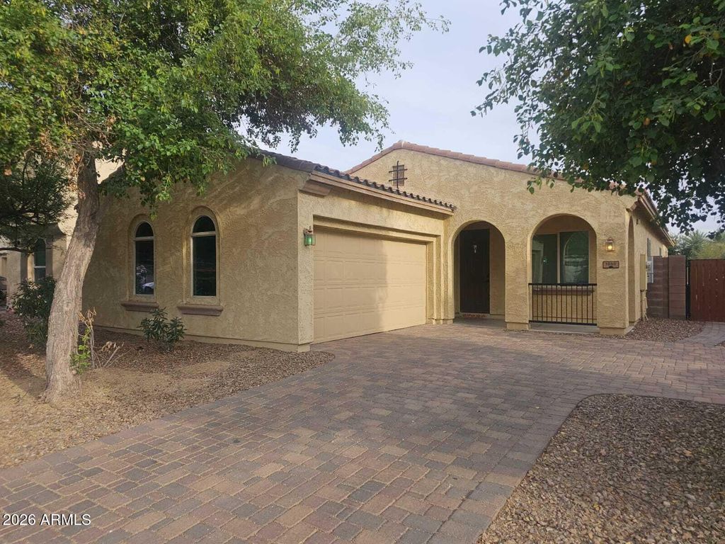 Photo of 1069 E Blue Spruce Lane, Gilbert, AZ 85298 (MLS # 7018522)