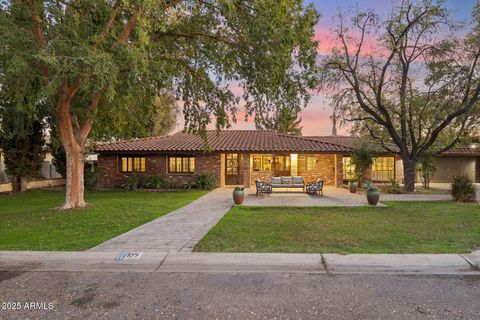 Photo of 105 E Claremont Street, Phoenix, AZ 85012 (MLS # 6942734)