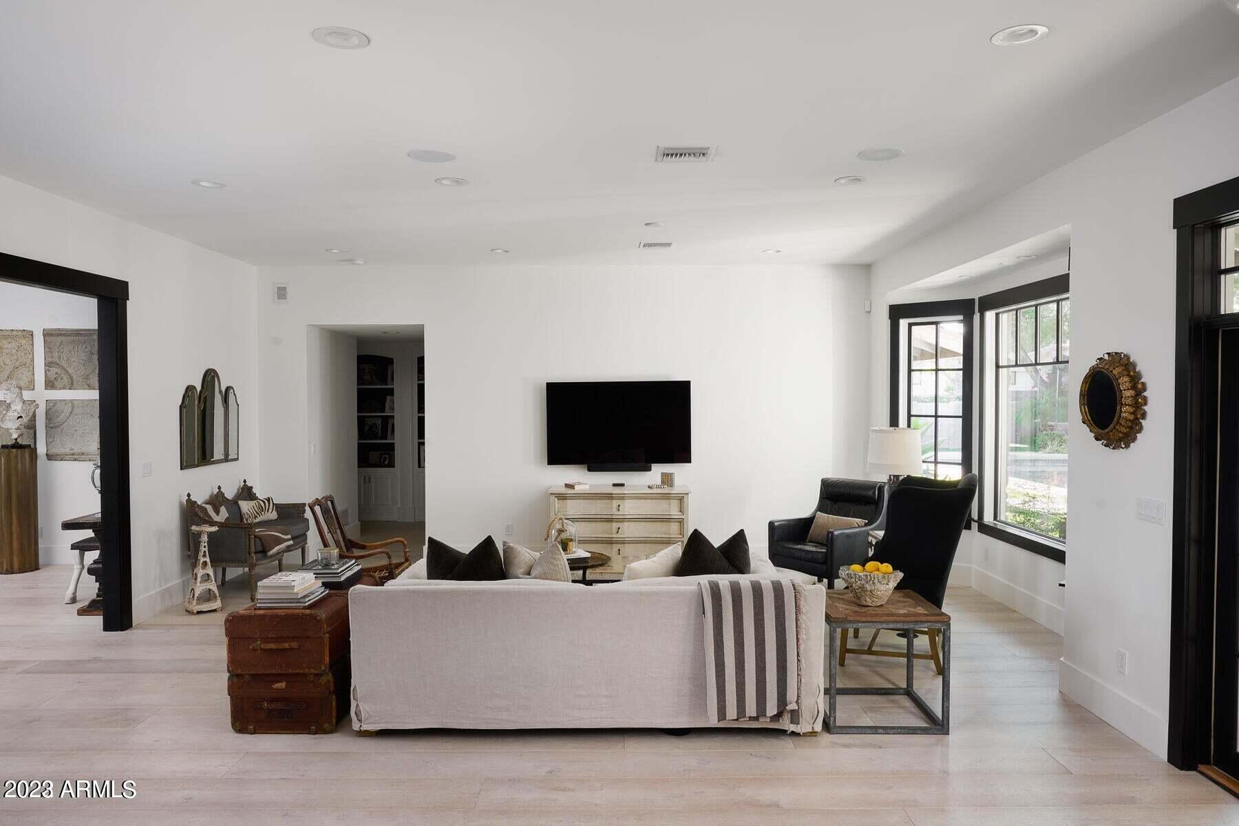 LAFAYETTE VILLA 4 - Residential