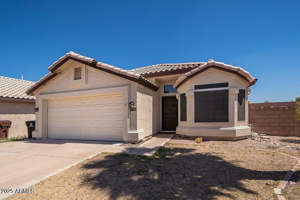 8653 W PARADISE Lane