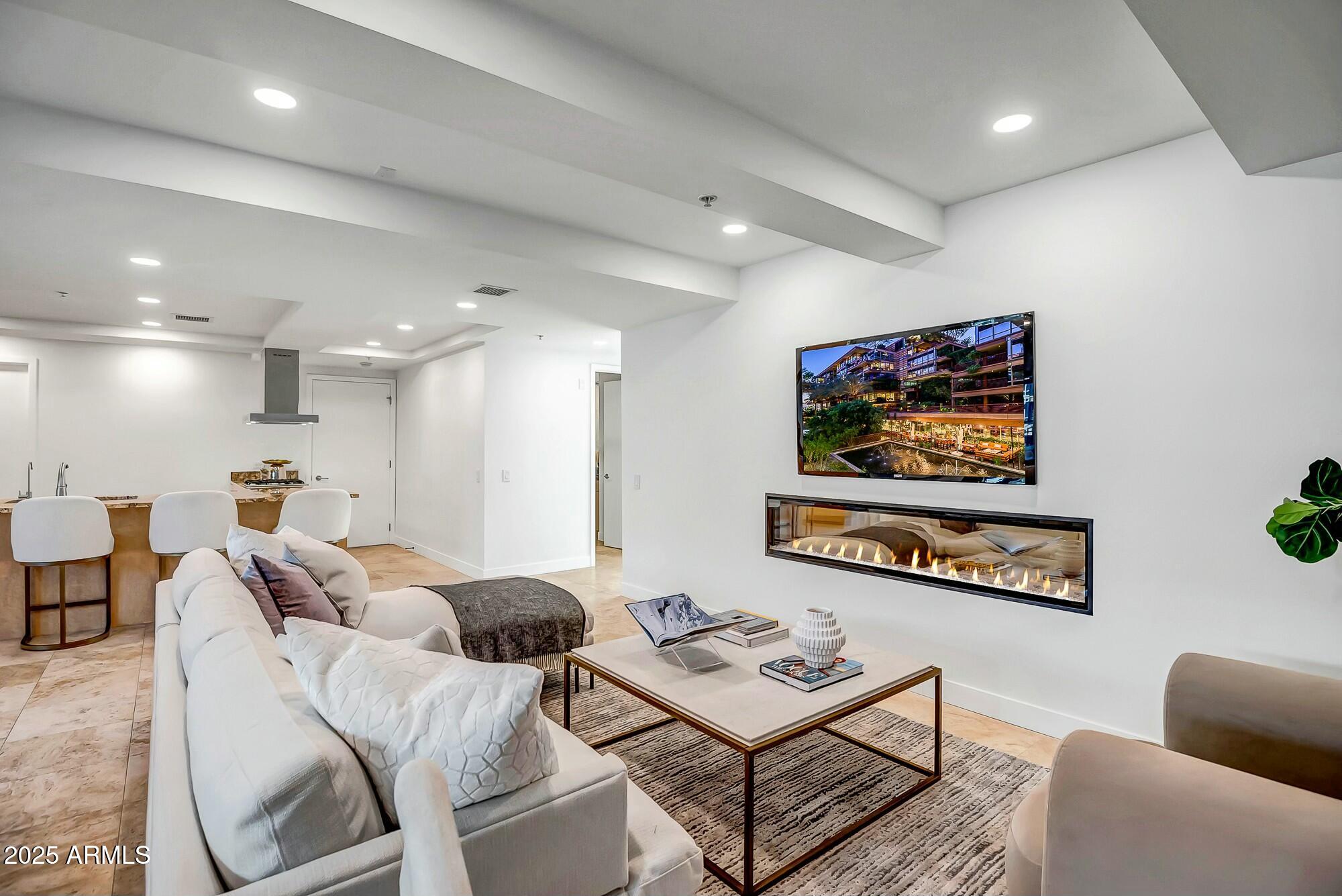 7121 E RANCHO VISTA Drive 5011