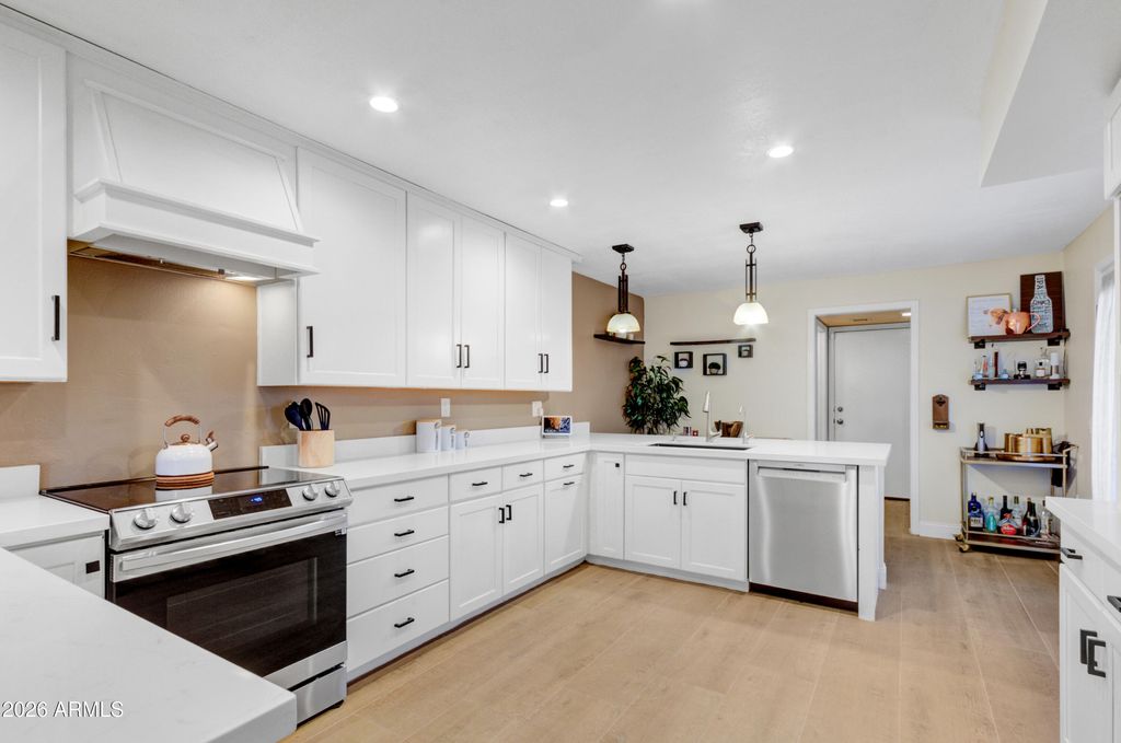 Photo of 1656 N Ventura Lane, Tempe, AZ 85288 (MLS # 6982304)