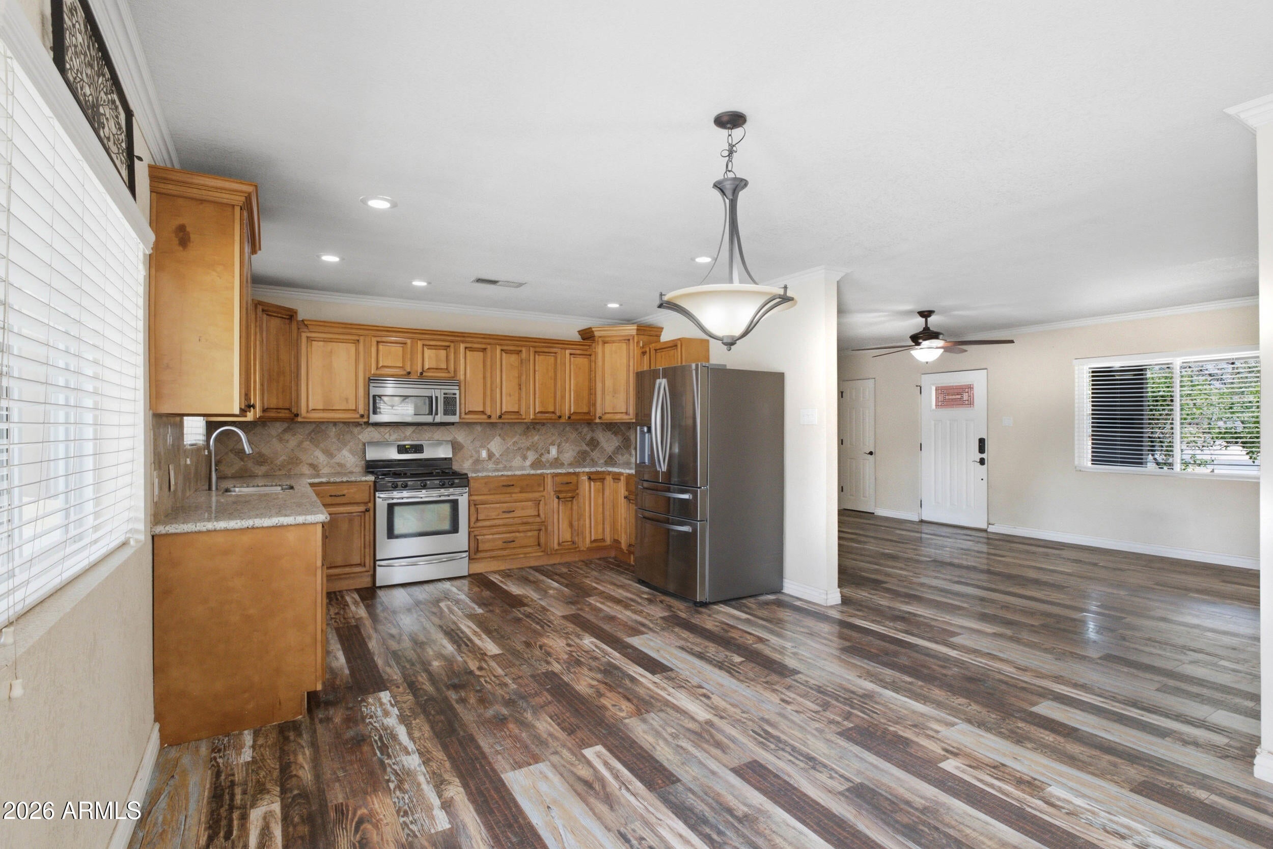 4229 E WILSHIRE Drive