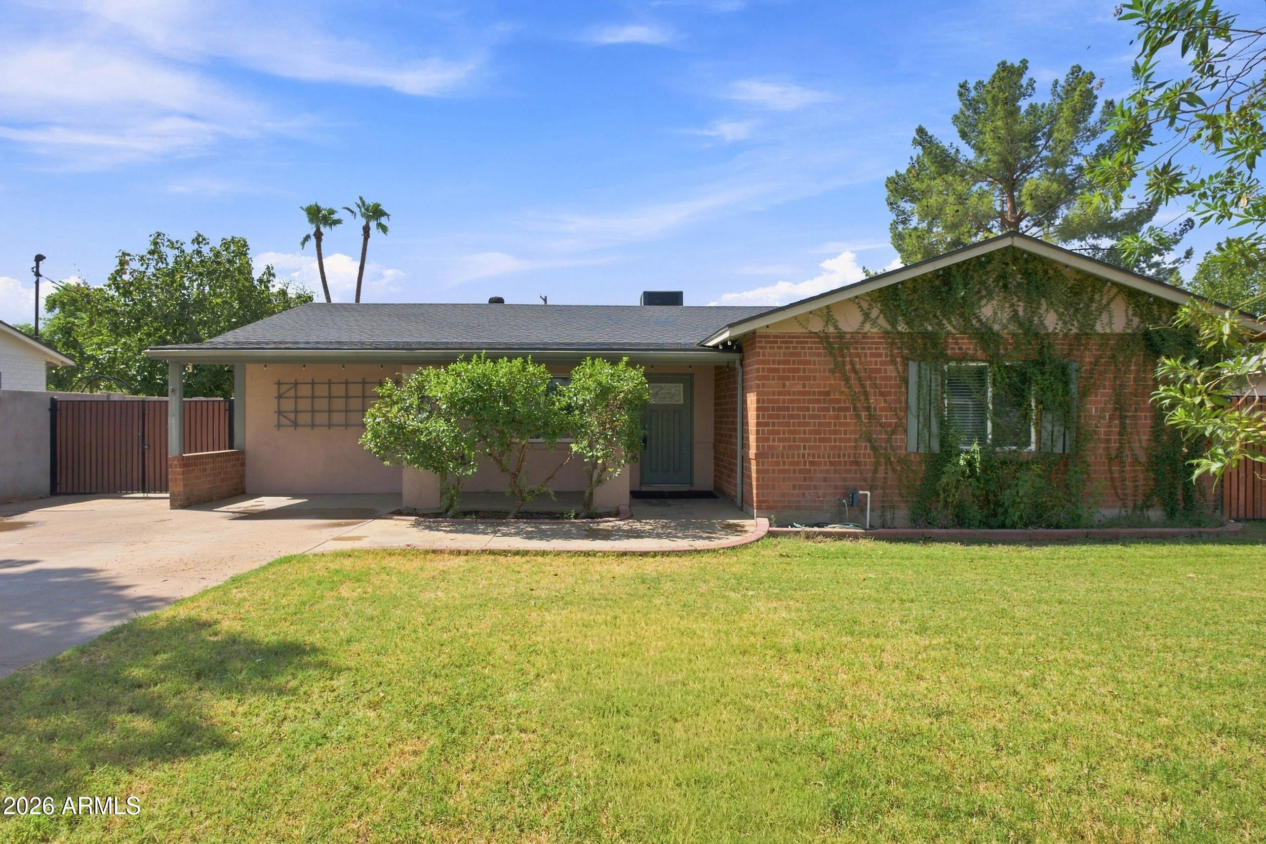 4229 E WILSHIRE Drive
