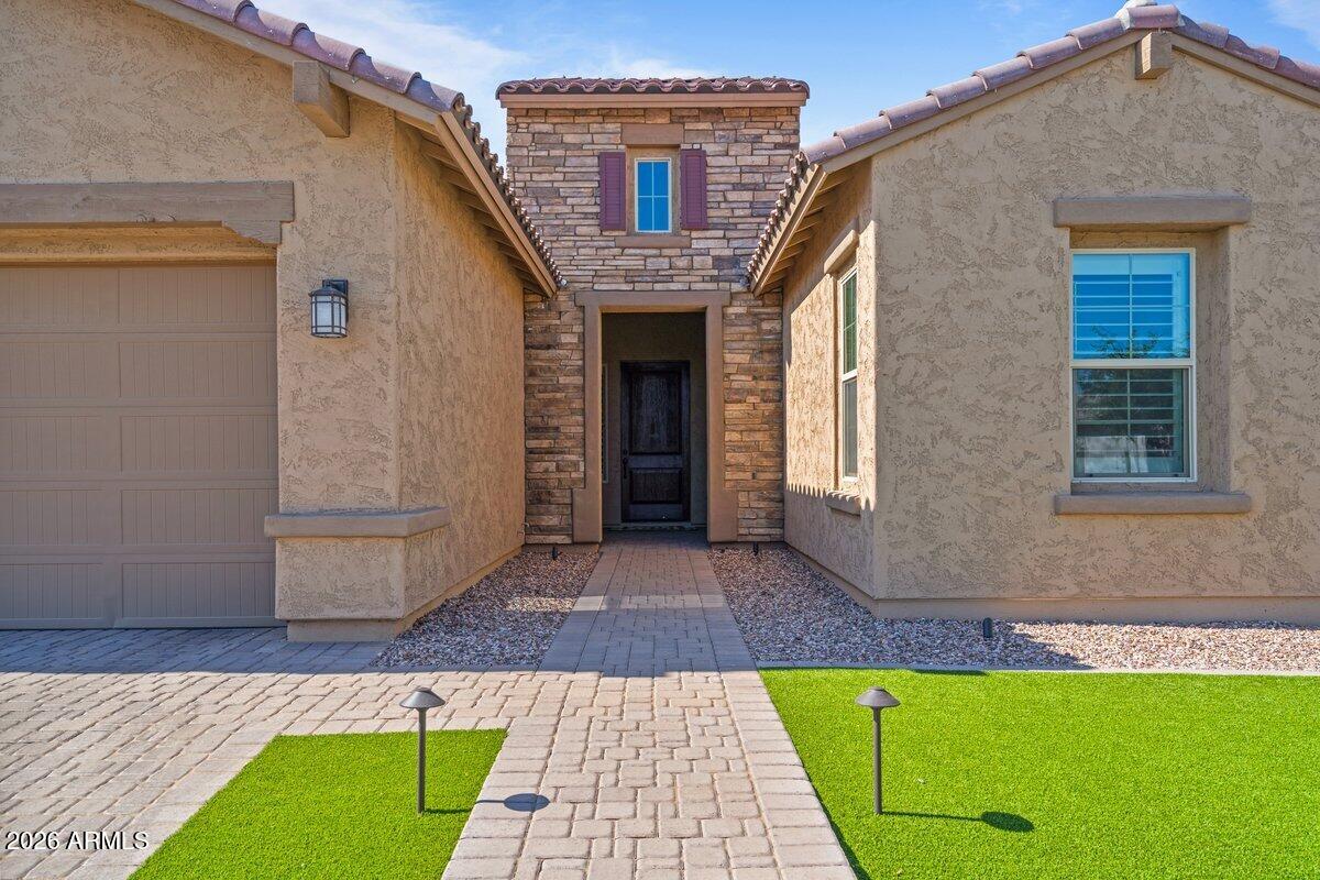 10523 E THORNTON Avenue