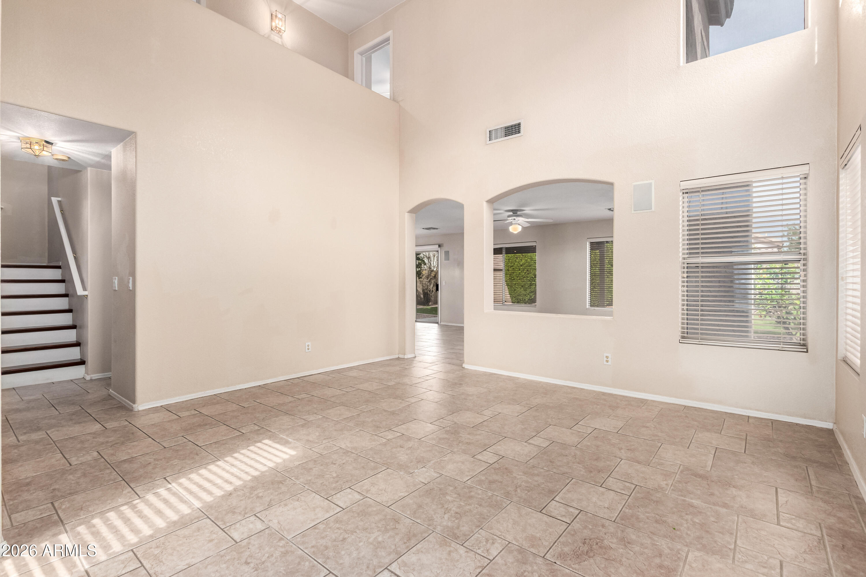 886 W WINDHAVEN Avenue