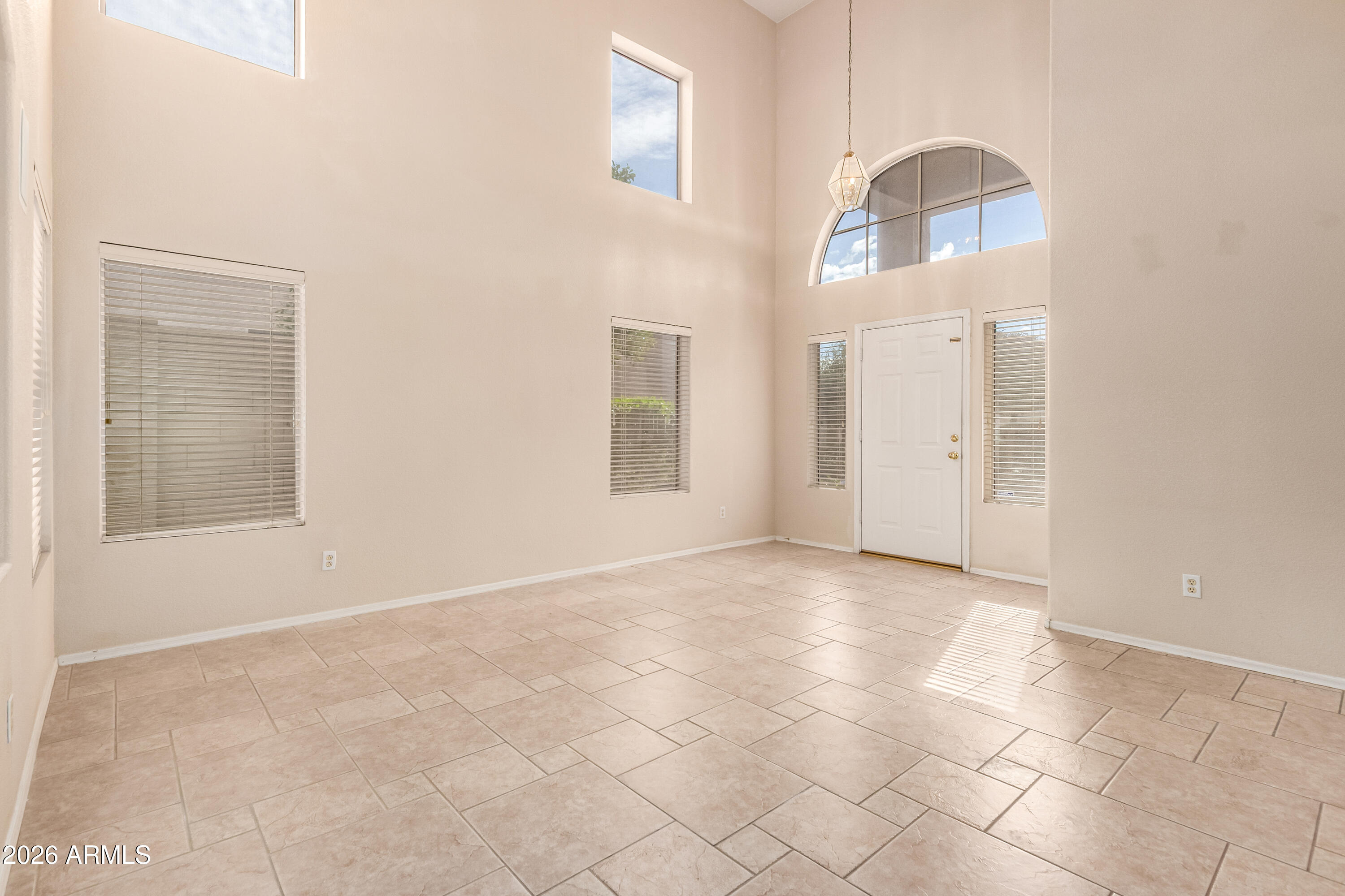 886 W WINDHAVEN Avenue