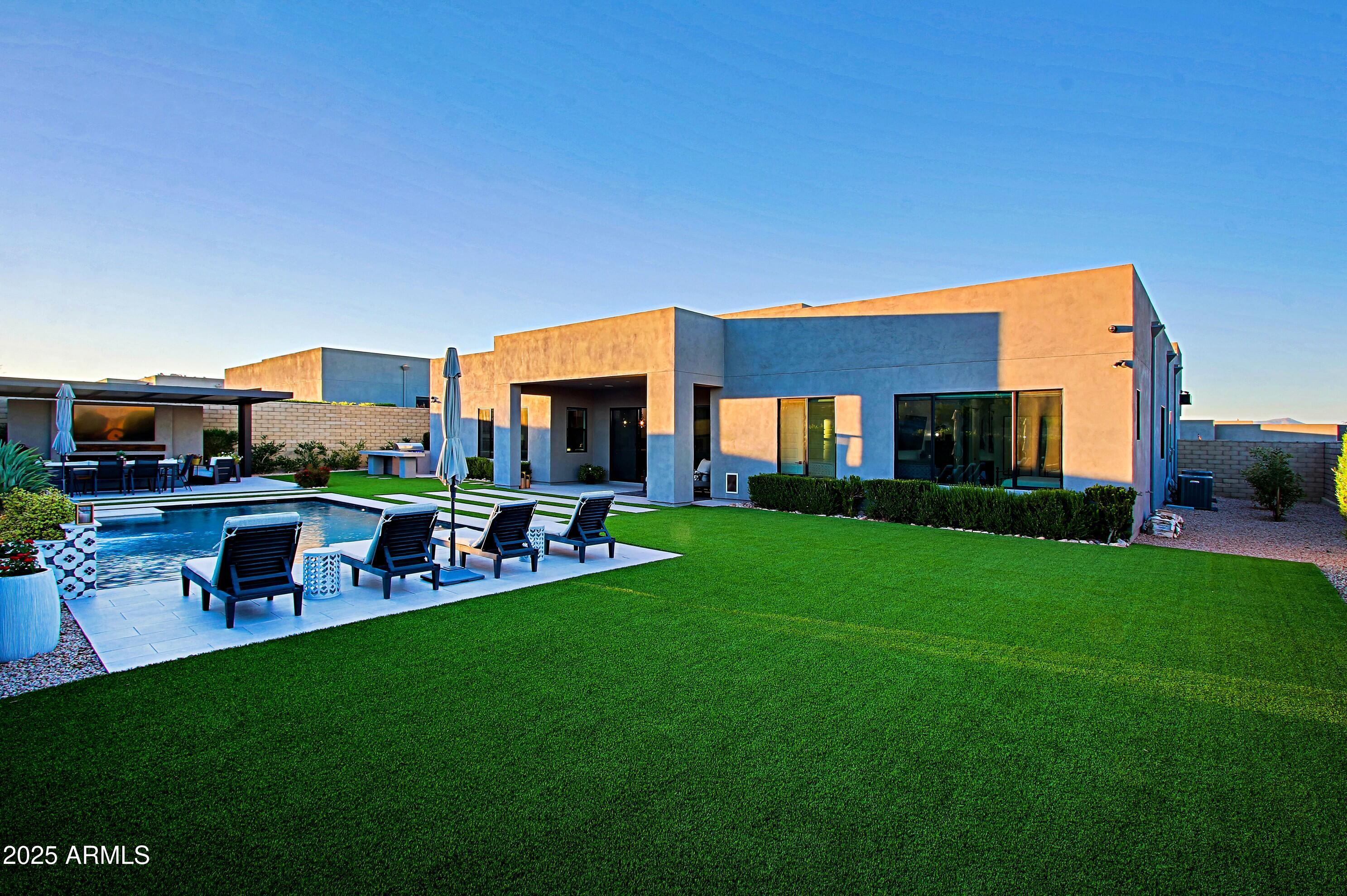 13049 E JUAN TABO Road