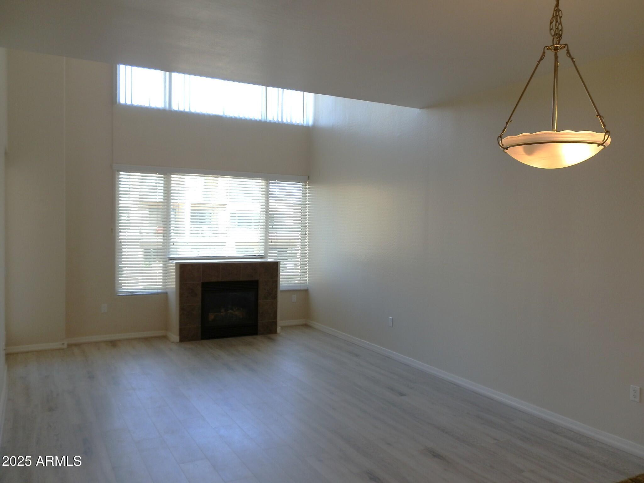 16 W ENCANTO Boulevard 605