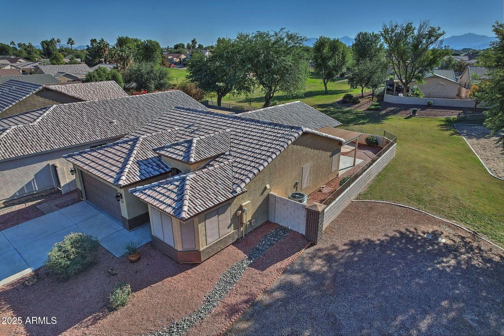 Photo of 10809 W Cambridge Avenue, Avondale, AZ 85392 (MLS # 6951743)