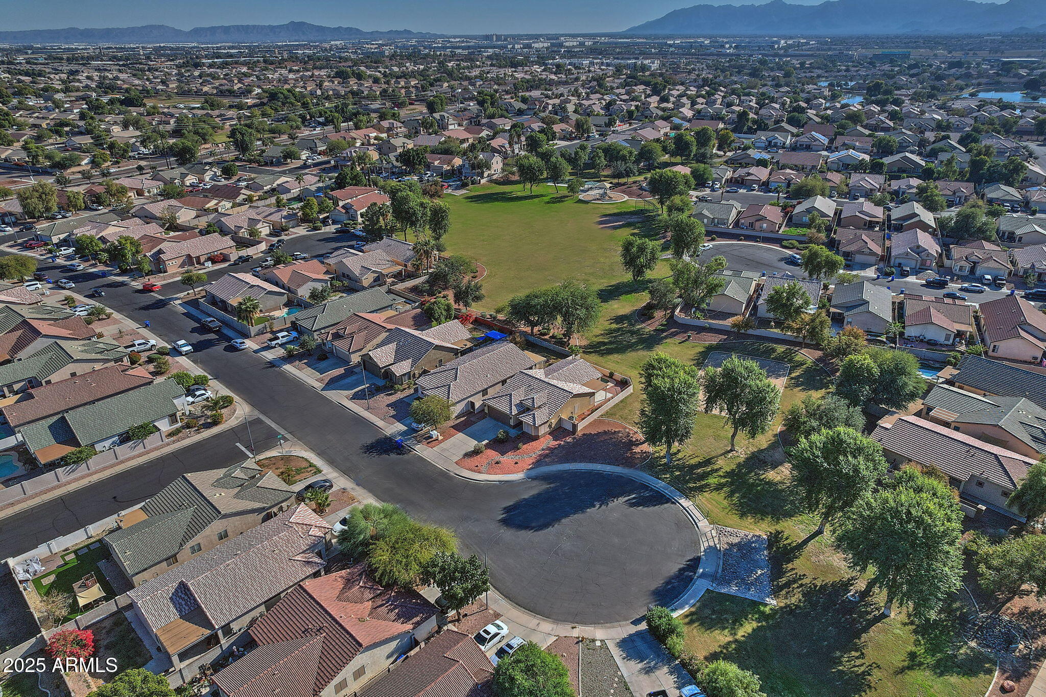 10809 W CAMBRIDGE Avenue