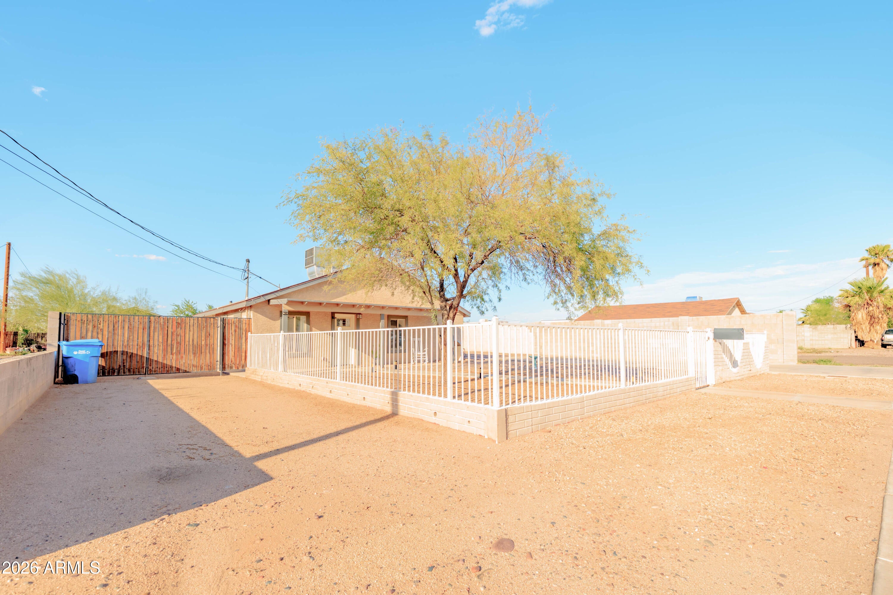 3024 W YUMA Street