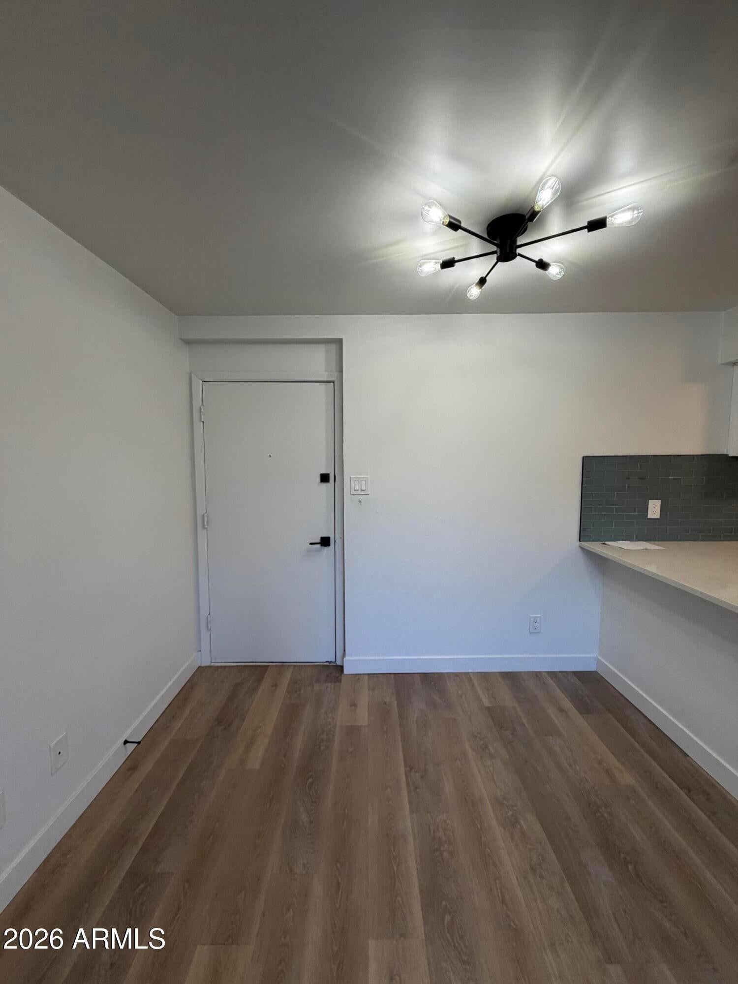 302 E Monte Vista -- A18