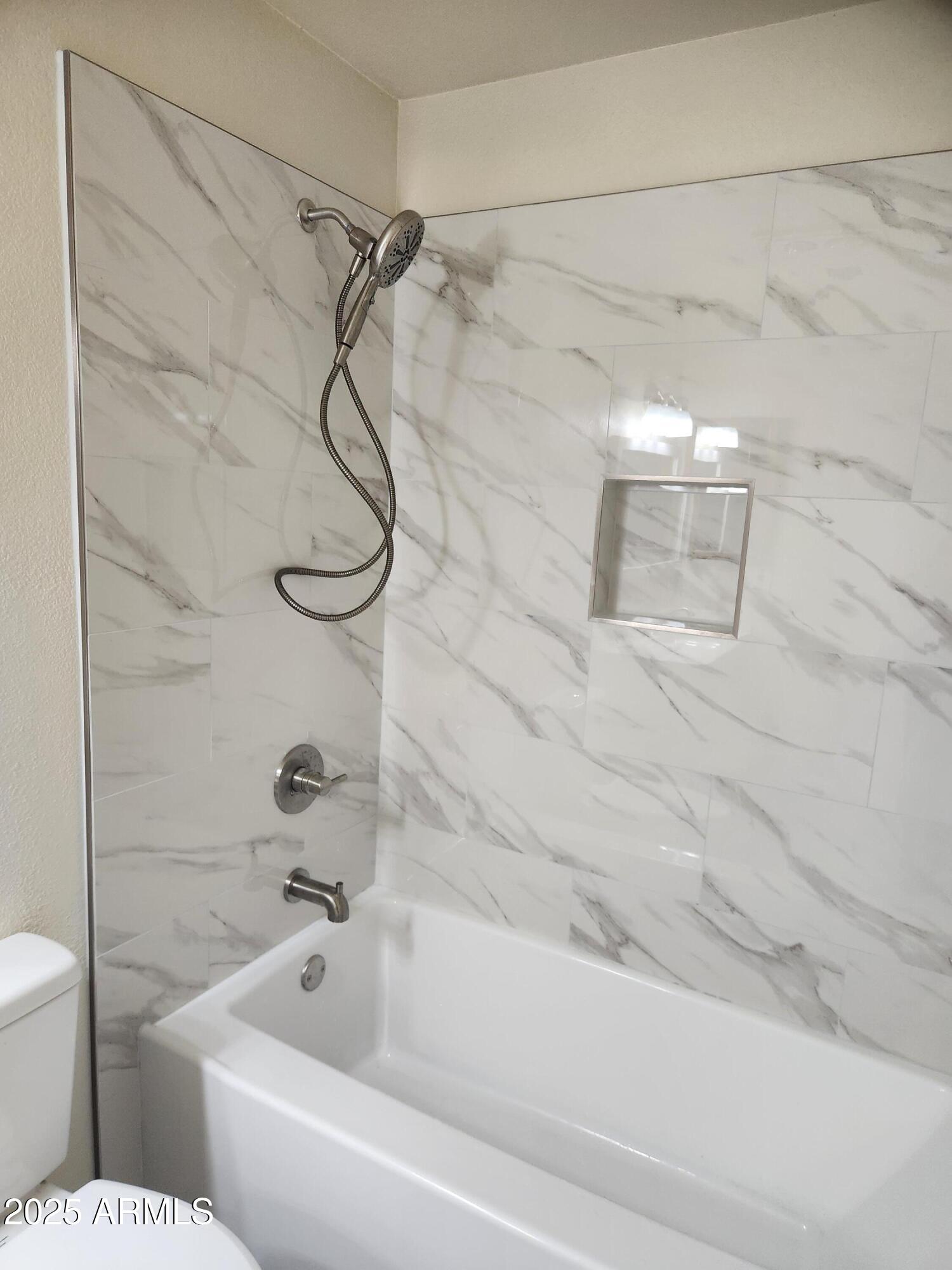 124 S COTTONWOOD Street