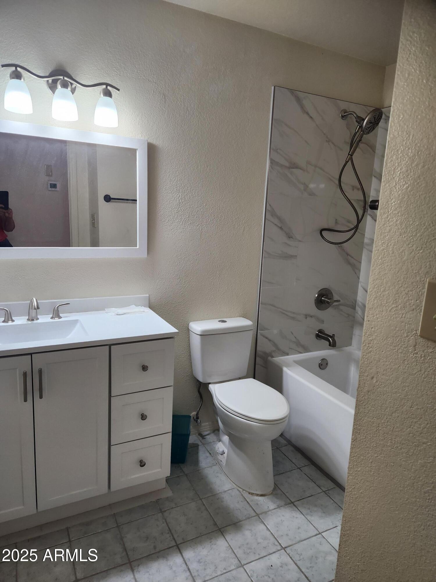 124 S COTTONWOOD Street