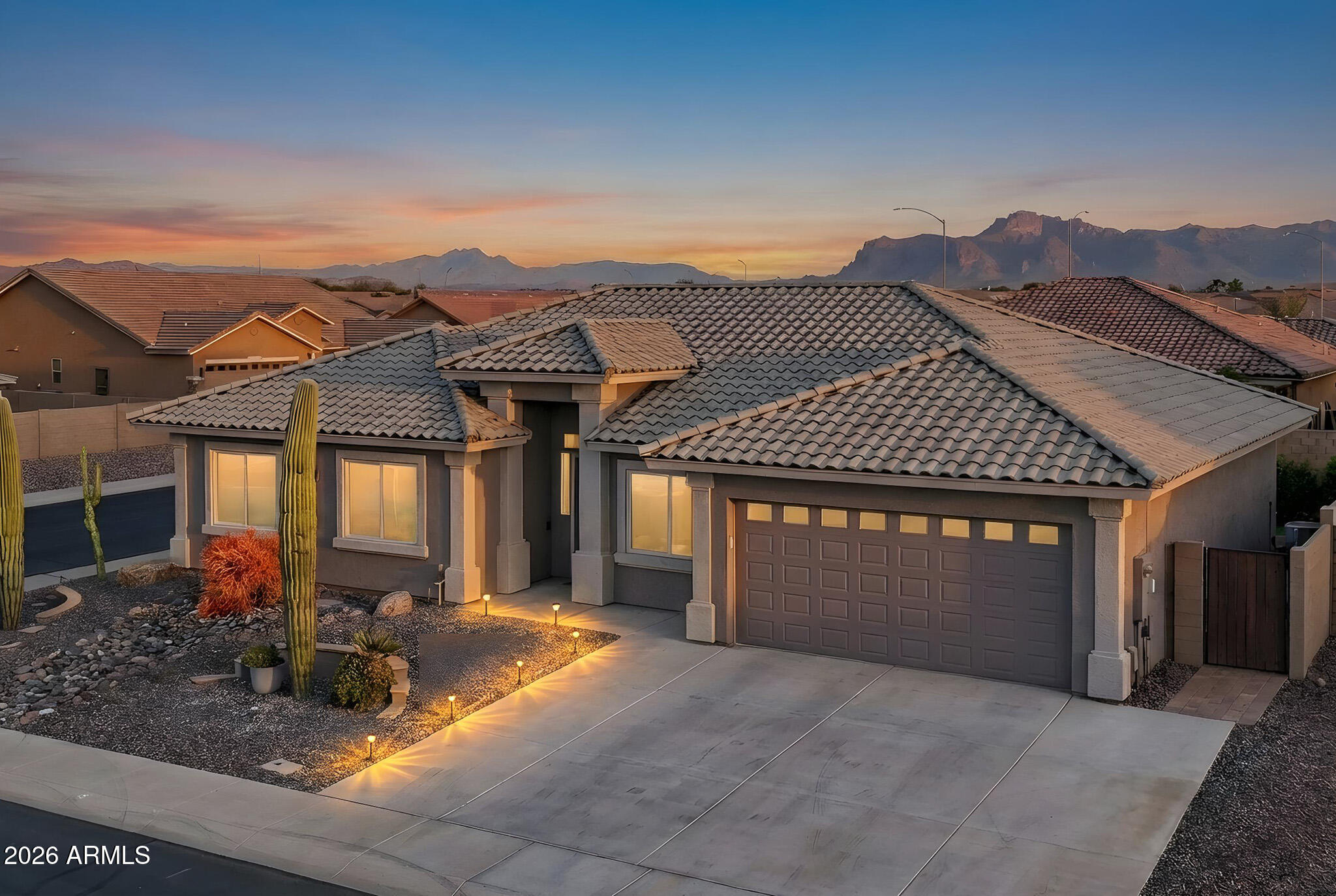 3041 S LINDENWOOD Circle