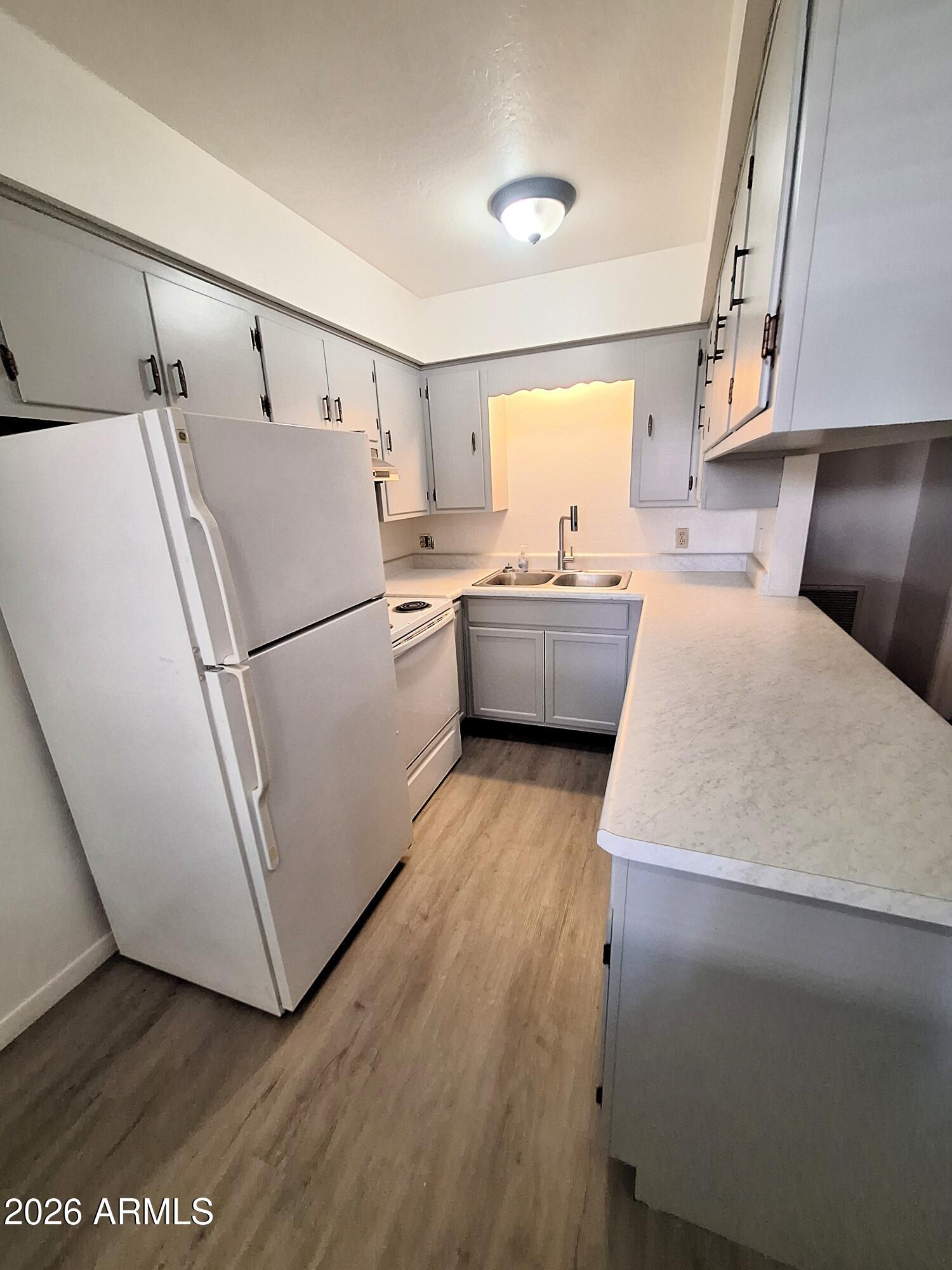 36 W PASADENA Avenue Apt 2
