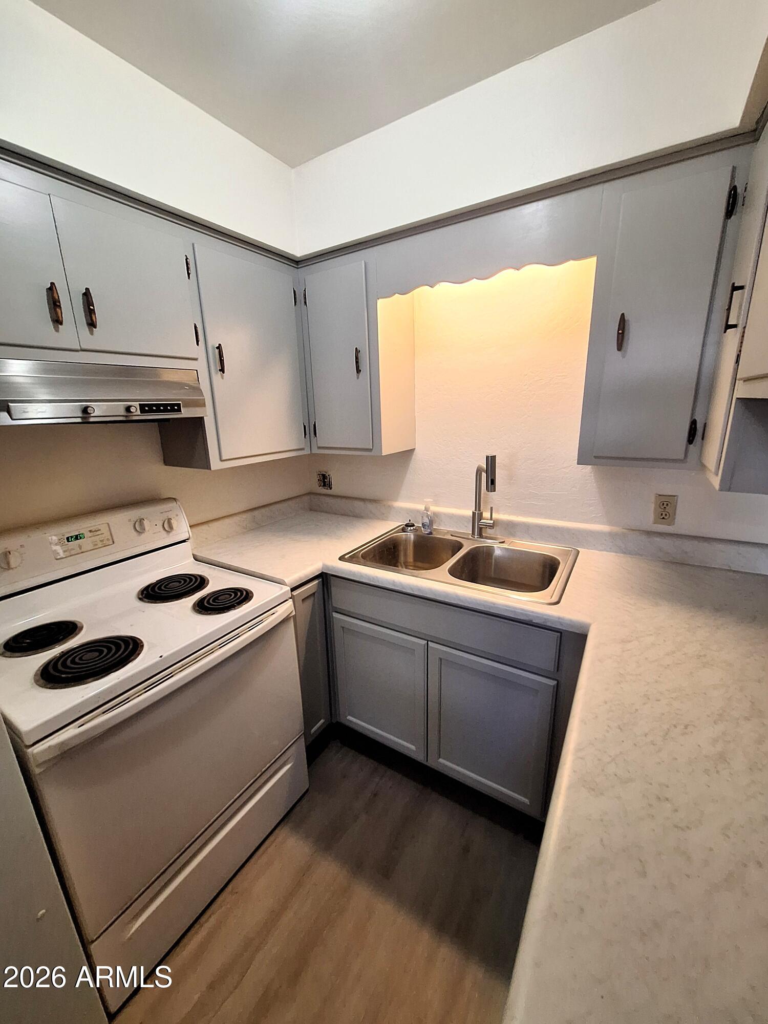 36 W PASADENA Avenue Apt 2
