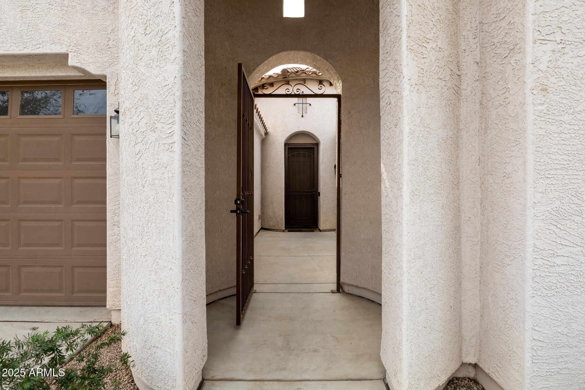 22385 E VIA DE OLIVOS --