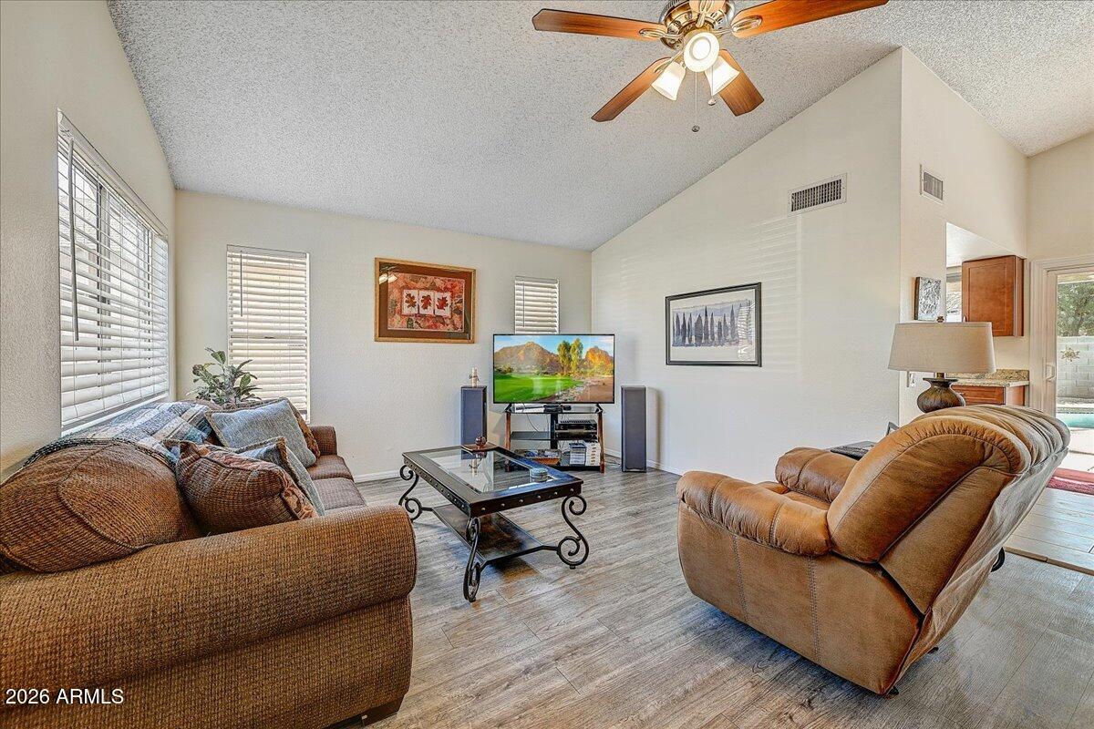 6917 W NICOLET Avenue