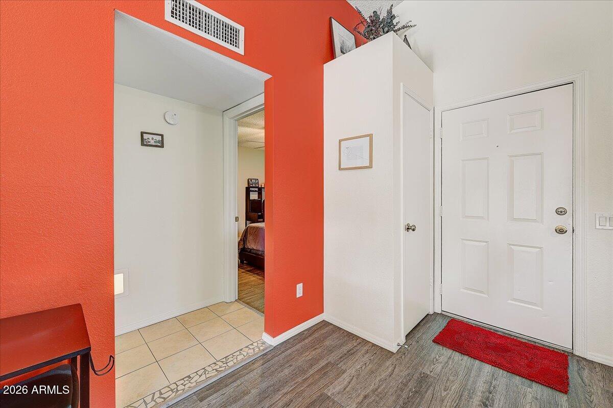 6917 W NICOLET Avenue