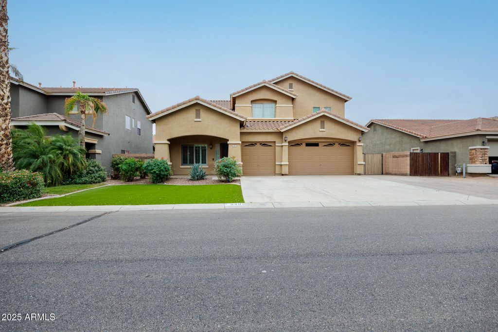 Photo of 940 E Chelsea Drive, San Tan Valley, AZ 85140 (MLS # 6933224)
