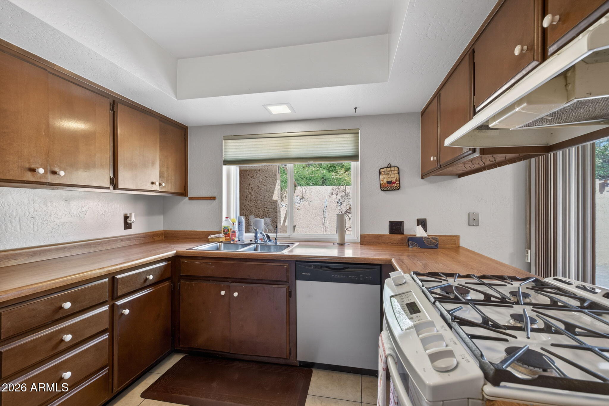 6501 N LA PALOMA ESTE --