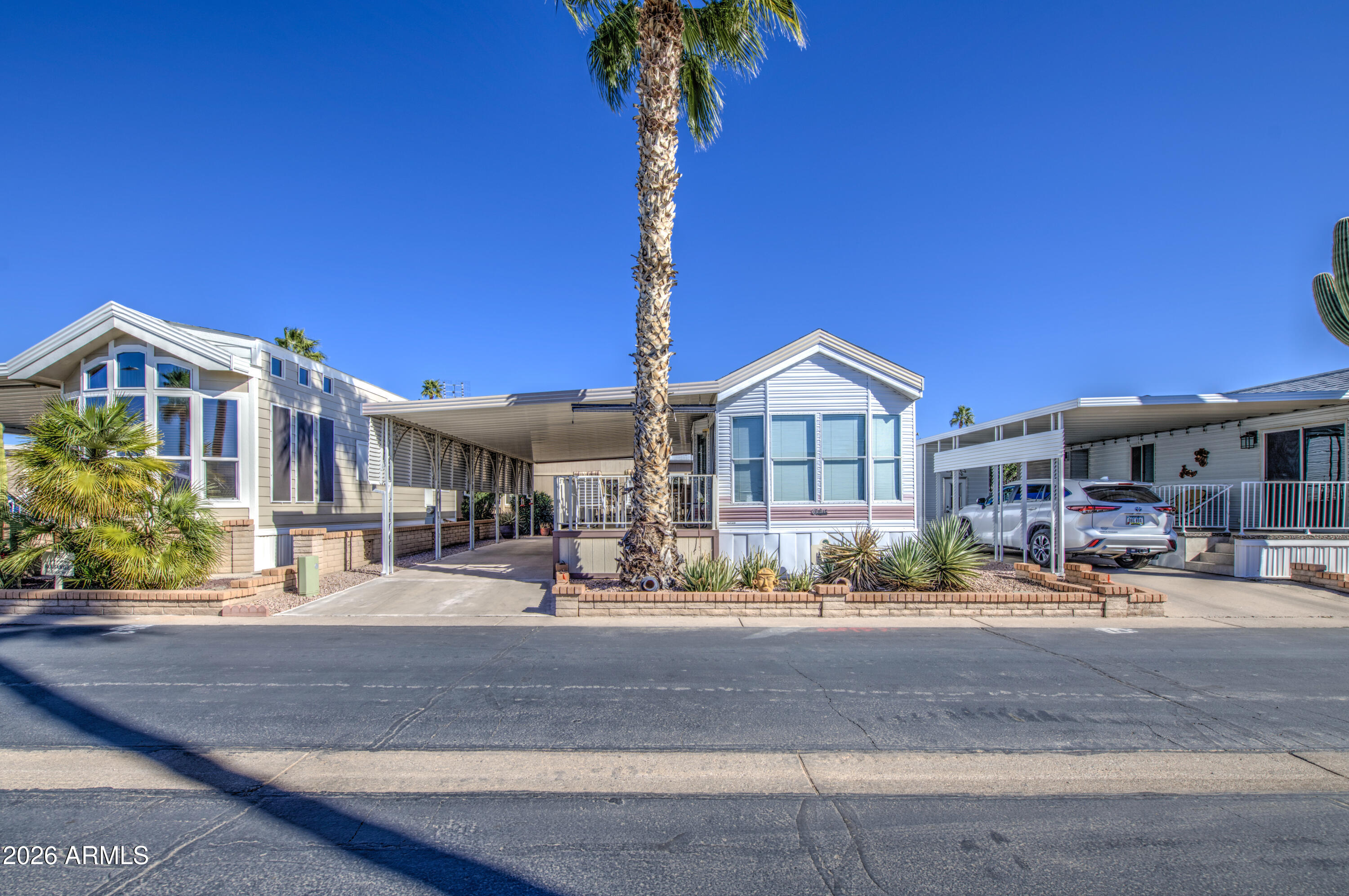 111 S GREENFIELD Road 408