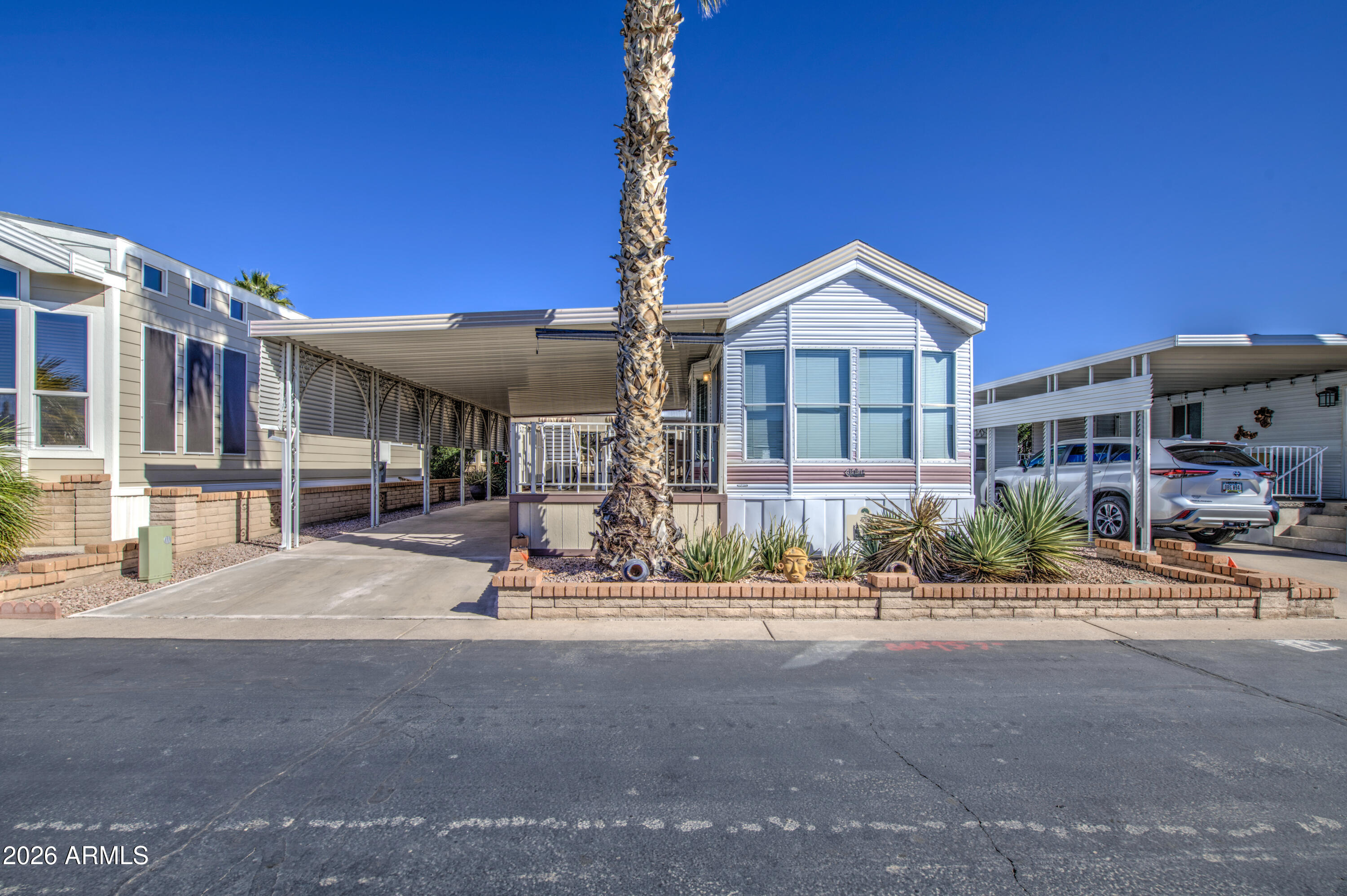 111 S GREENFIELD Road 408