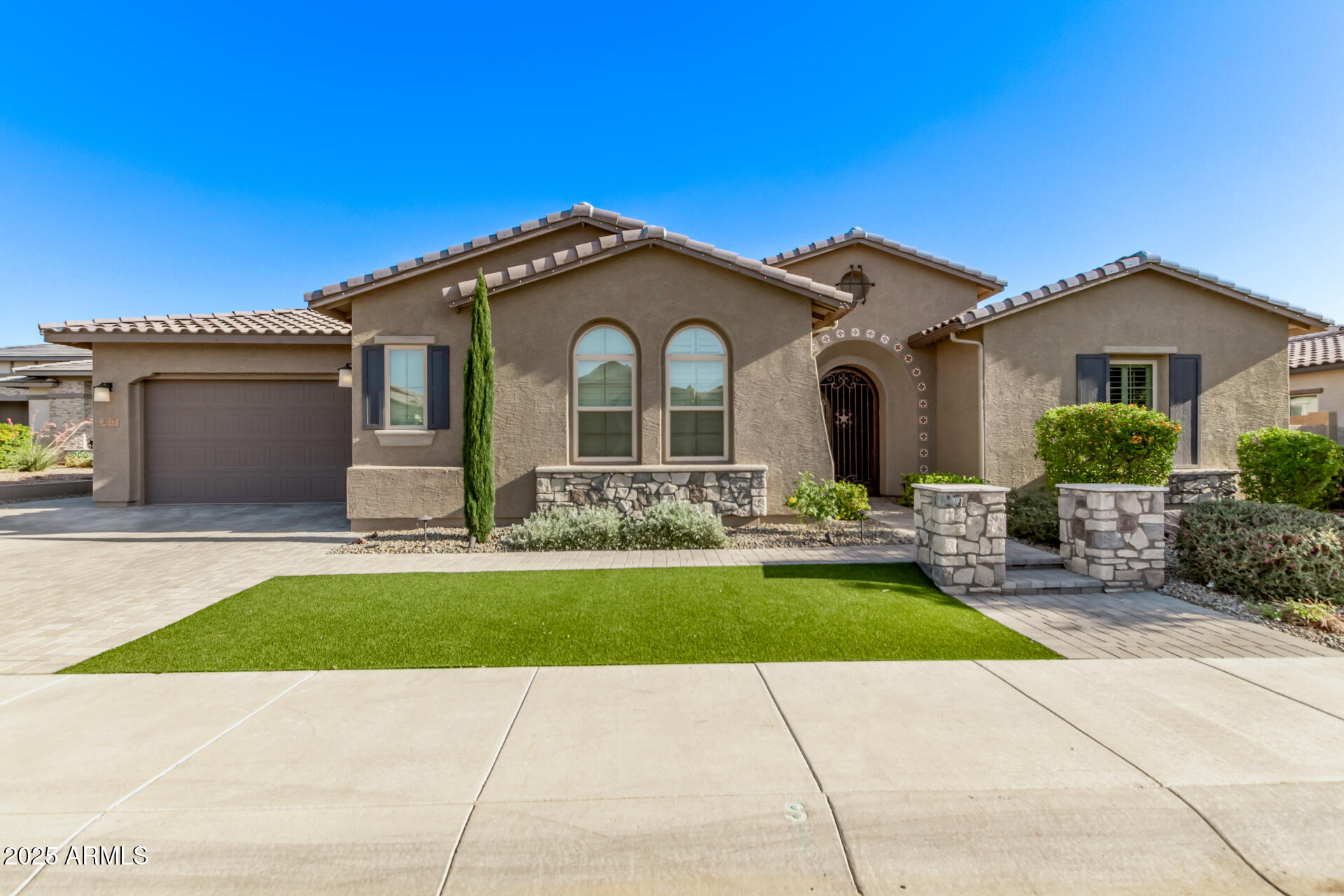 2027 E LA COSTA Court