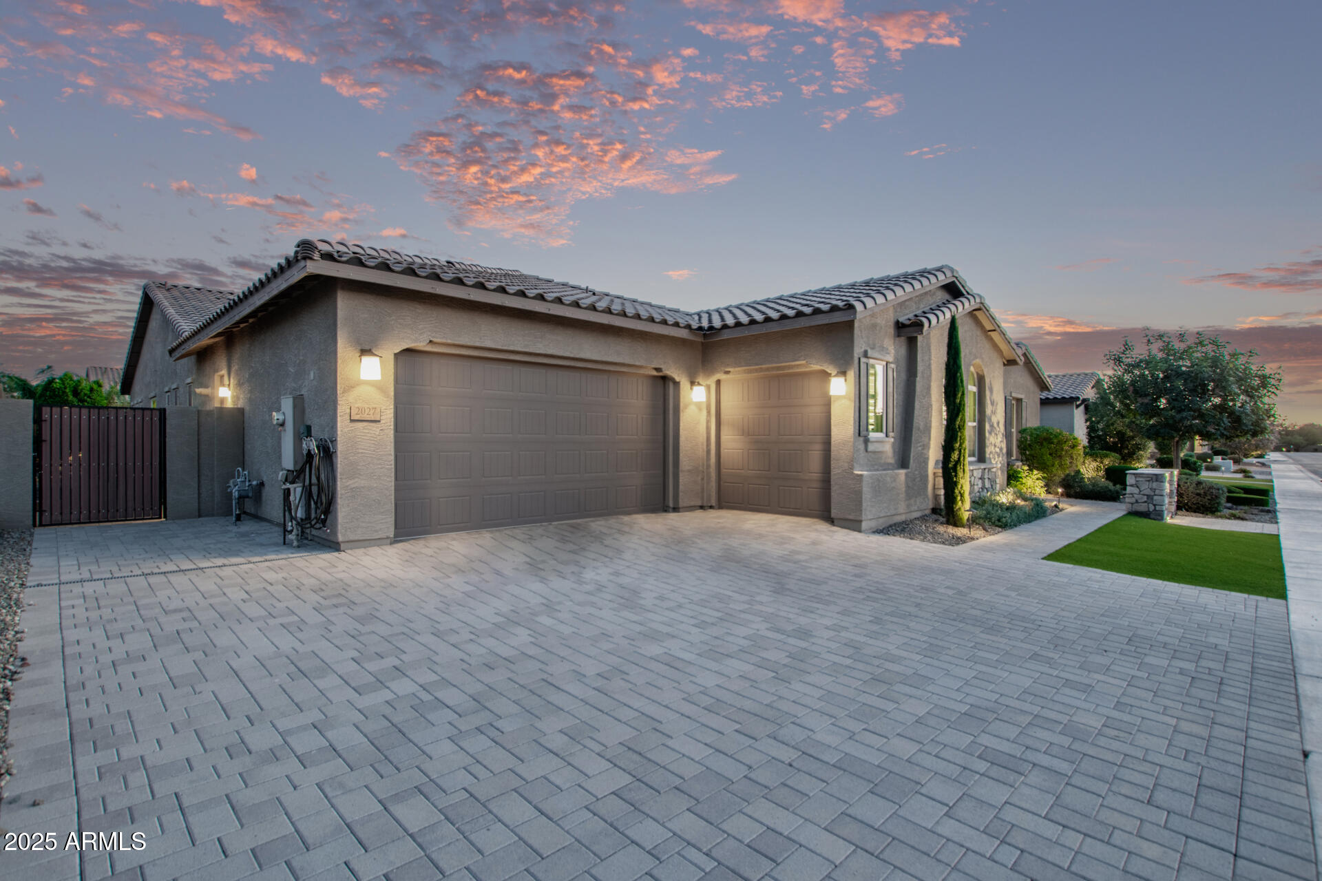 2027 E LA COSTA Court