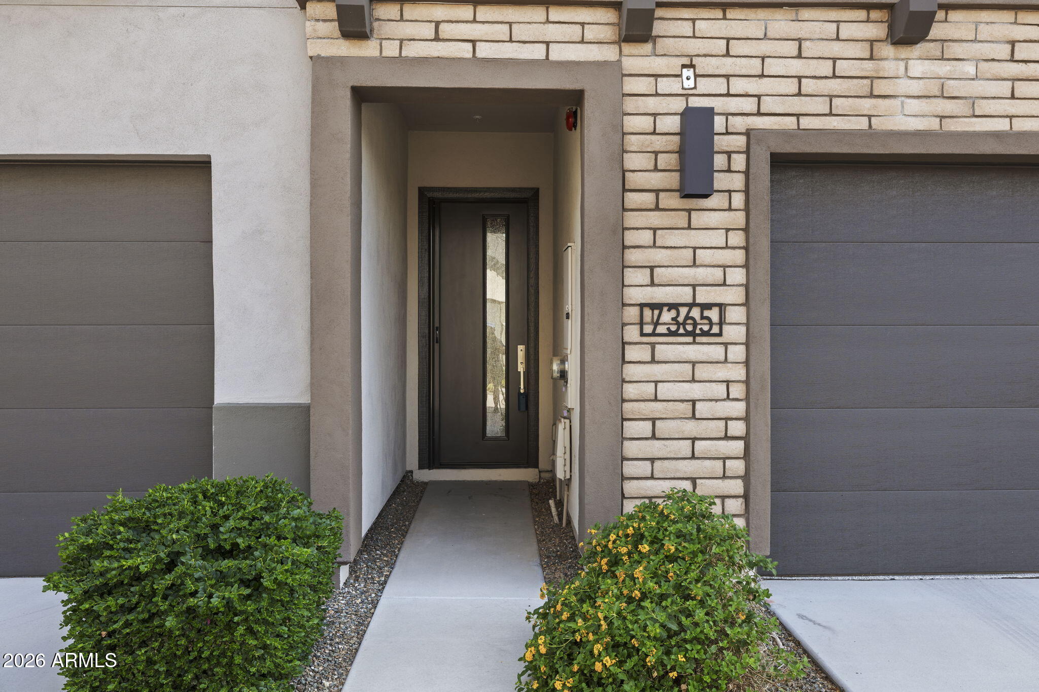 7365 E CASITAS DEL RIO Drive