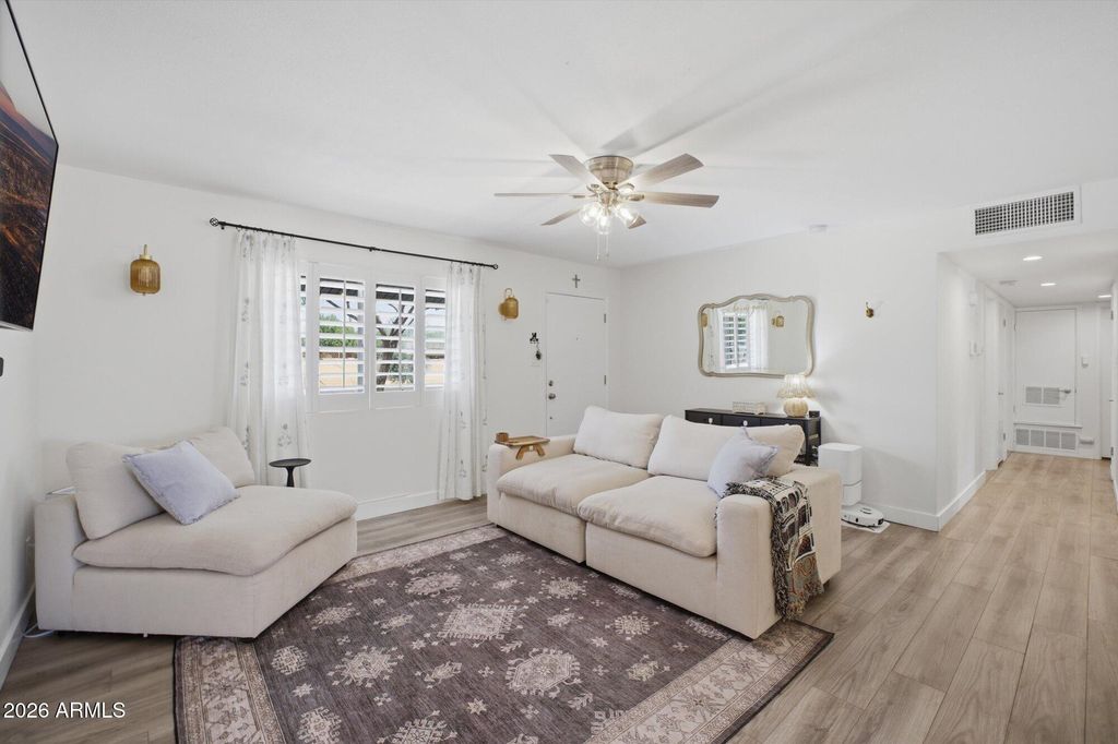 Photo of 133 E Alameda Drive, Tempe, AZ 85282 (MLS # 7018347)