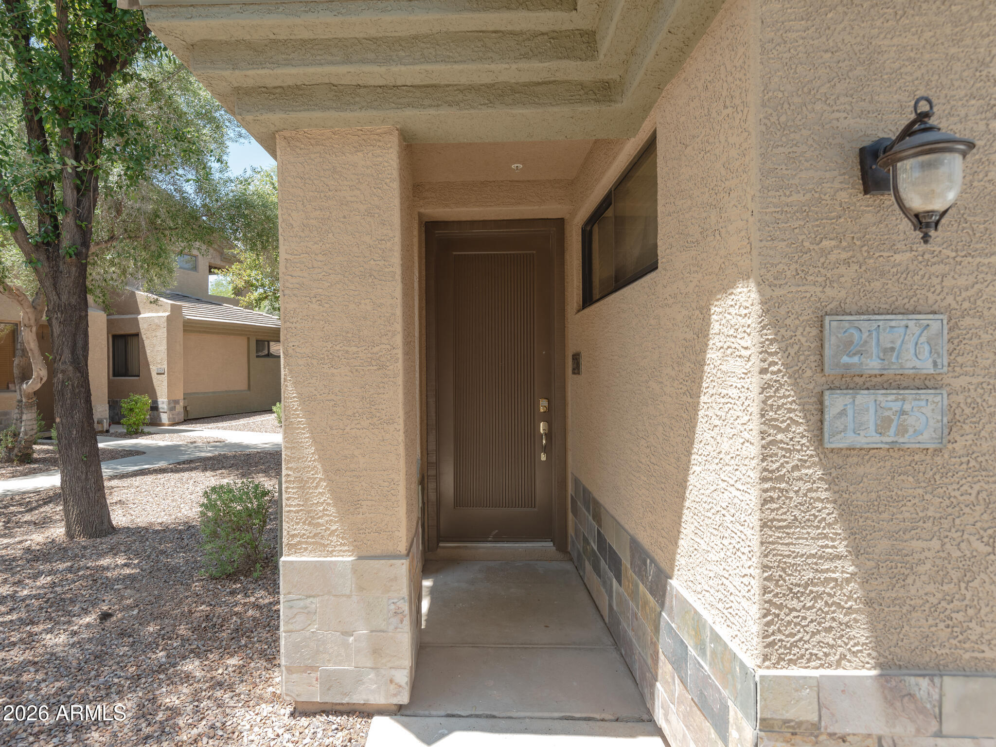 705 W QUEEN CREEK Road 2176