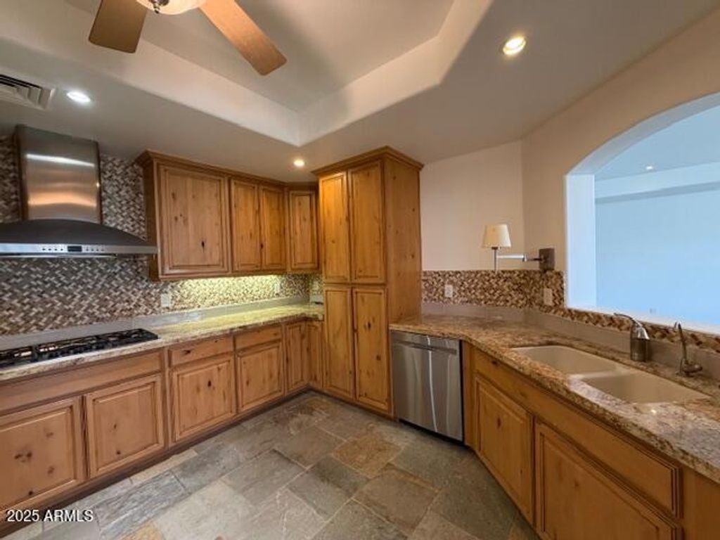 Photo of 15802 N 71st Street #406, Scottsdale, AZ 85254 (MLS # 6947154)