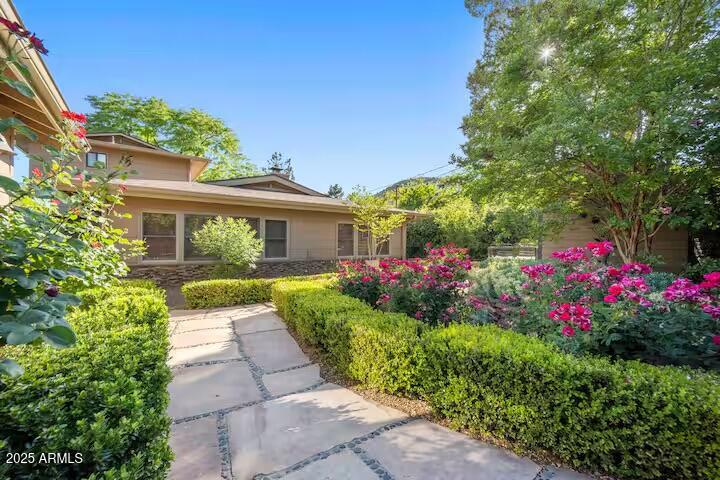08.02 - SIERRA VISTA-MOUNTAIN VILLAS-CHIMNEY FLATS-ORCHARDS-HARTS V- JUNIPER HILLS - BRADLEY YAVAP - Residential