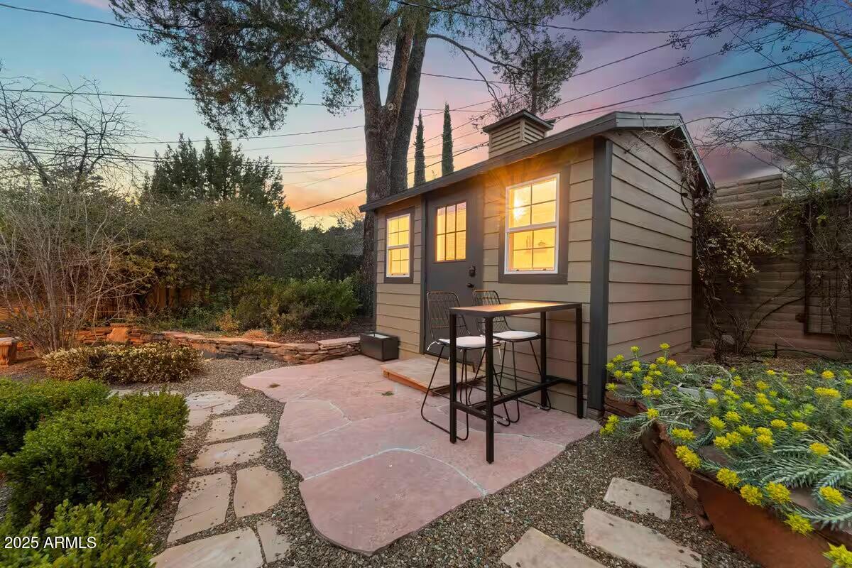 08.02 - SIERRA VISTA-MOUNTAIN VILLAS-CHIMNEY FLATS-ORCHARDS-HARTS V- JUNIPER HILLS - BRADLEY YAVAP - Residential