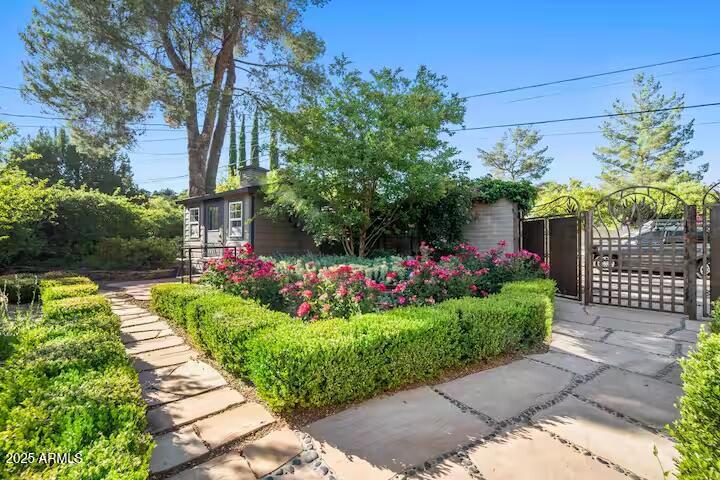 08.02 - SIERRA VISTA-MOUNTAIN VILLAS-CHIMNEY FLATS-ORCHARDS-HARTS V- JUNIPER HILLS - BRADLEY YAVAP - Residential