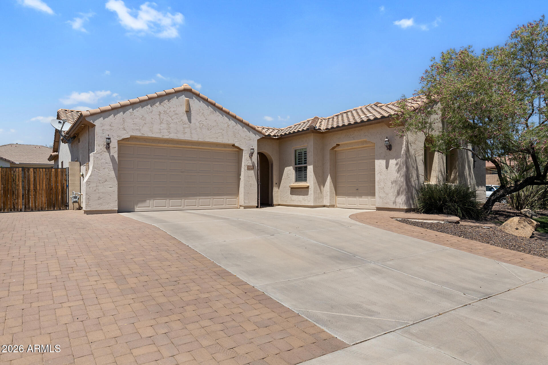 5530 W DESPERADO Way